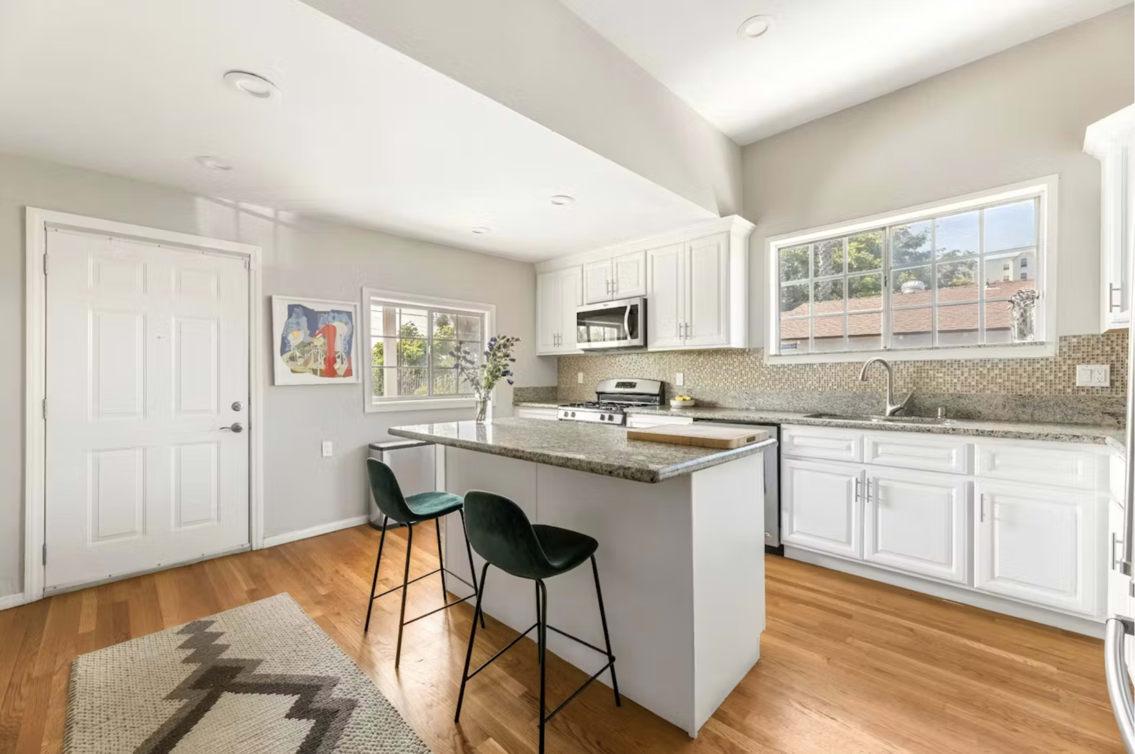 1890s Updated Craftsman With Vaulted Ceilings and Enormous Backyard Image in Jefferson Park, Los Angeles, CA