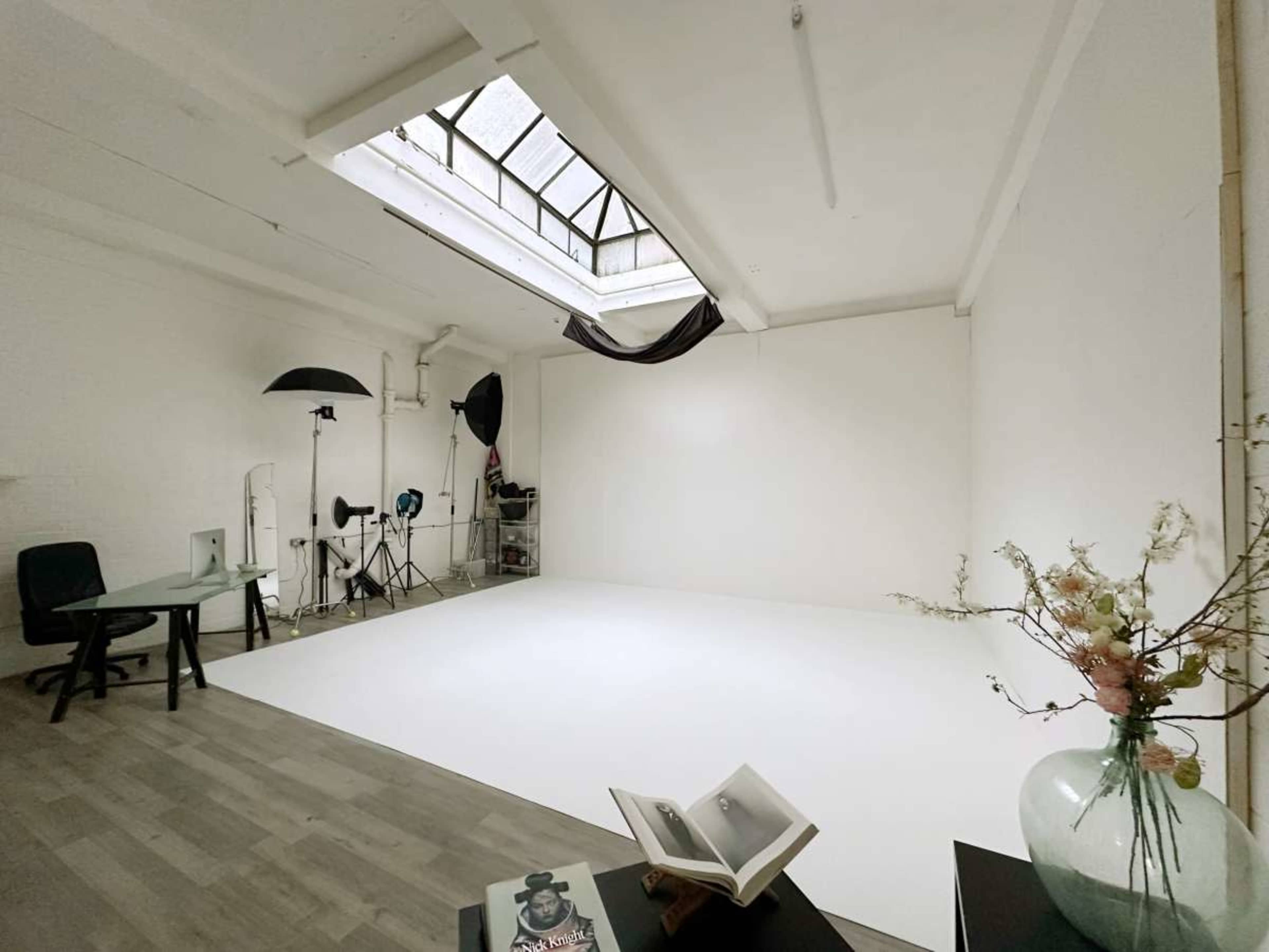 Spacious Natural Light Loft Style Photo Studio Image in Stratford, London, ENG
