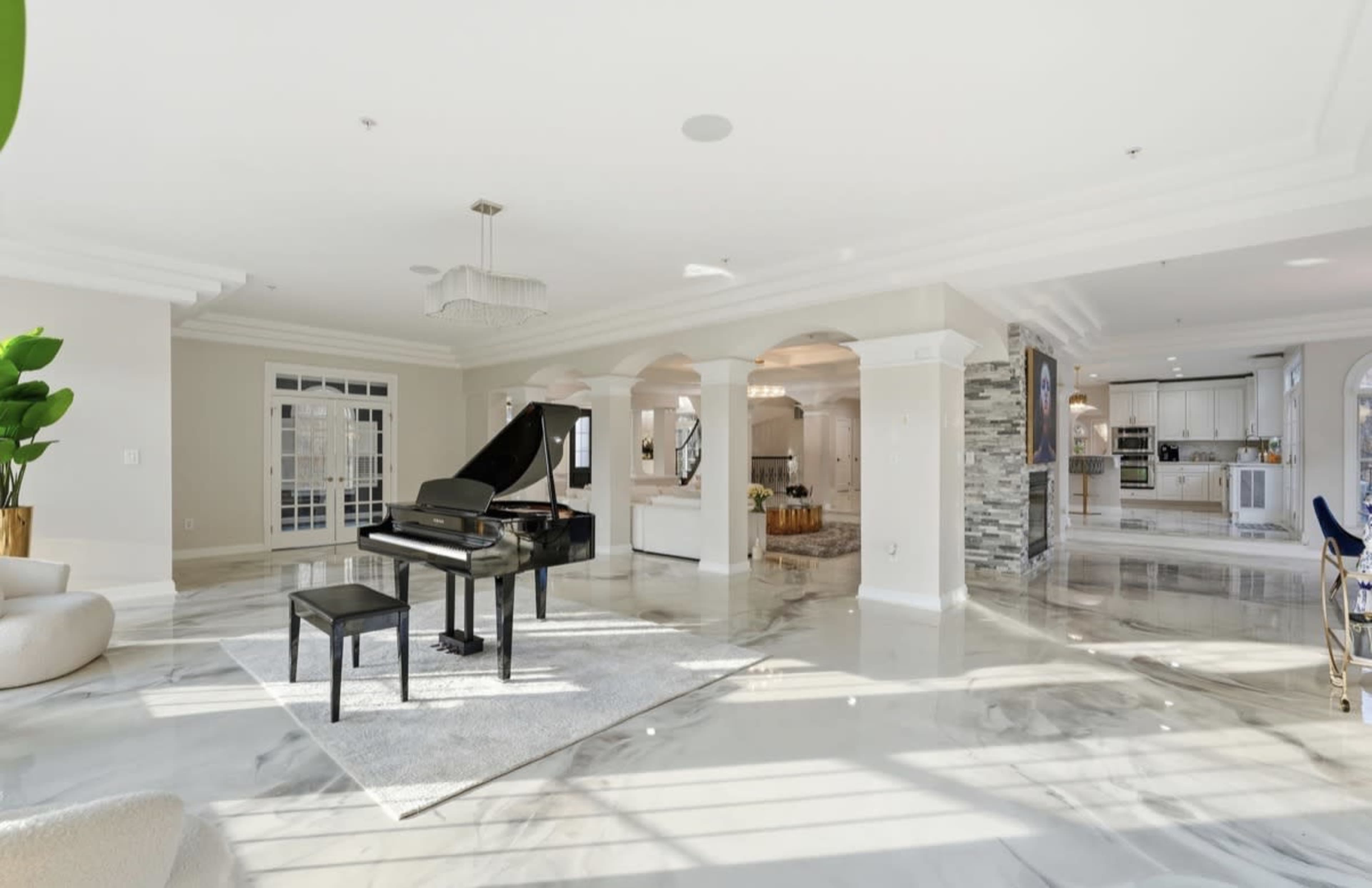 Luxury mansion with pool Image in Croom, Upper Marlboro, MD
