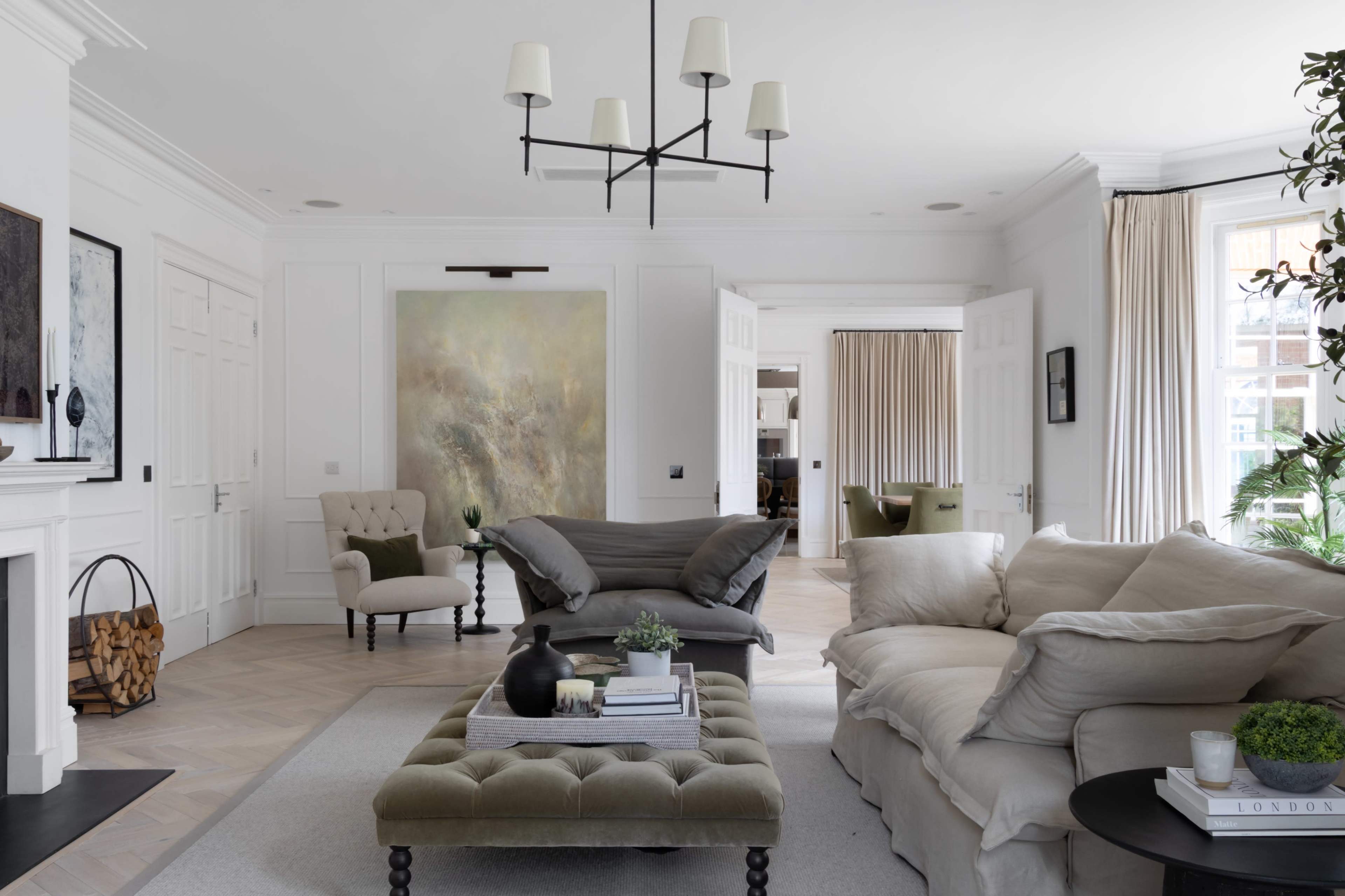 Regency House with Indoor Swimming Pool, Indoor Bar and Helipad Image in , Hertfordshire, ENG