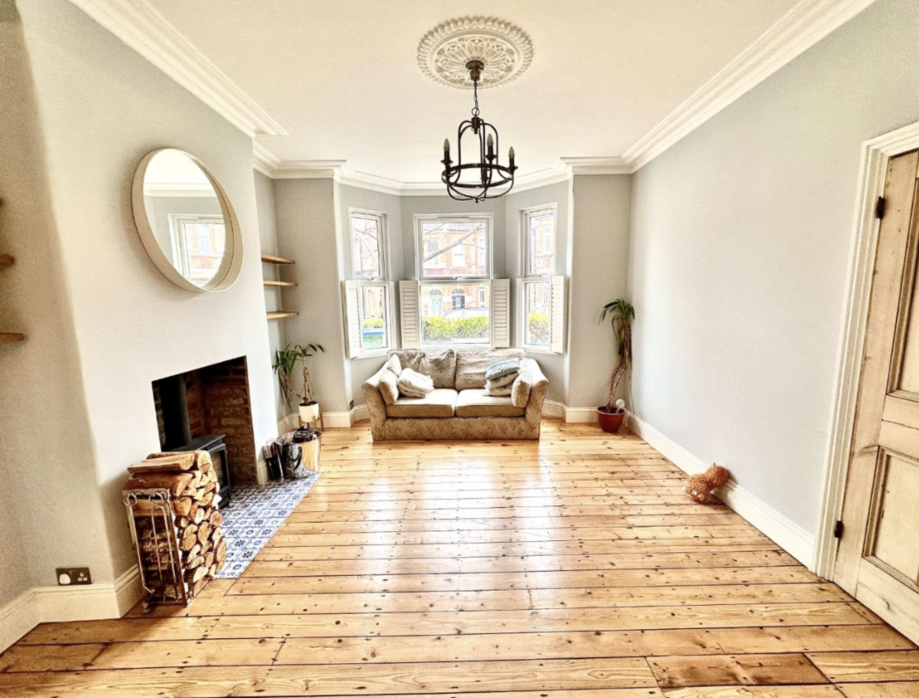 Victorian Townhouse, recently renovated, period features and large garden Image in London, London, ENG