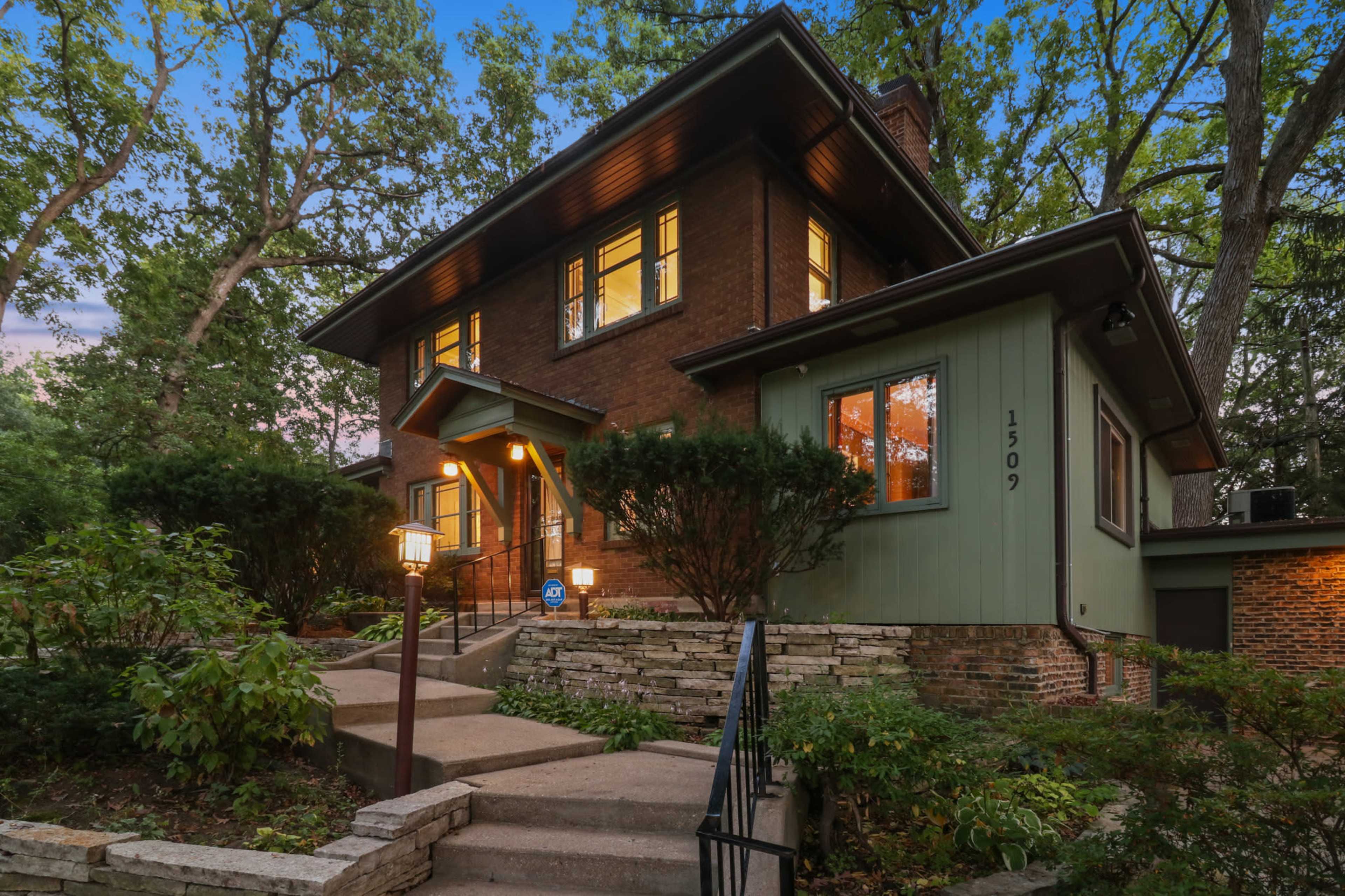 1920s Craftsman Cottage in Quiet Neighborhood Image in Rockford Township, Rockford, IL