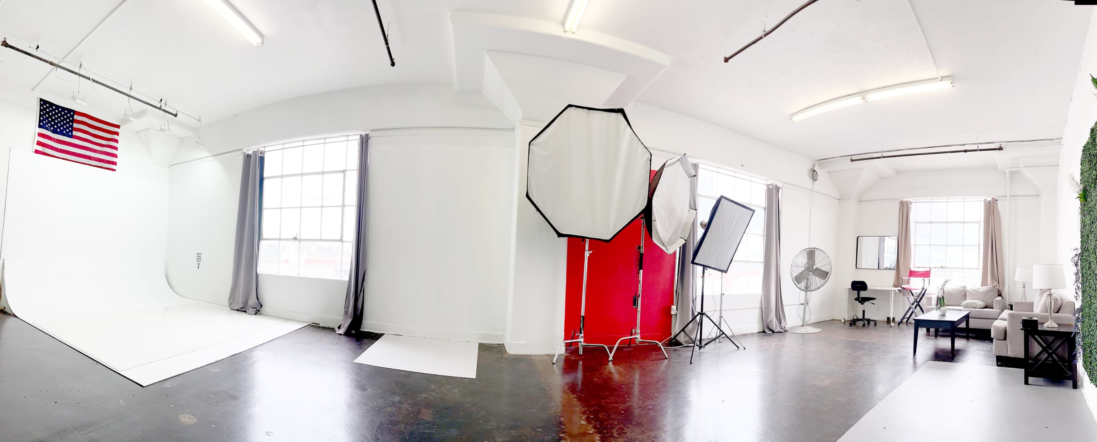 Beautiful Studio with Cyc Wall, Green Screen, Natural Light, Multiple Backgrounds and Free Lighting Gear Image in Central LA, Los Angeles, CA