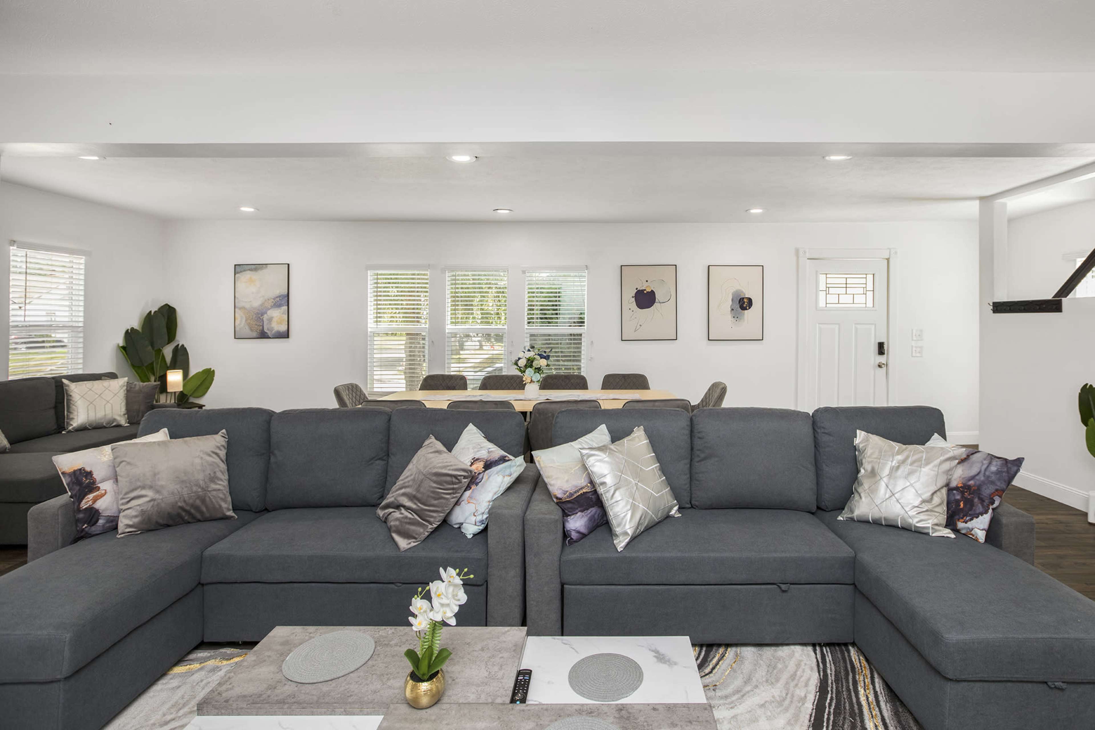 Luxury 5-Bedroom Home in the Heart of South Bend | Spacious, Stylish, and Perfect for Groups Image in Portage Township, south bend, IN