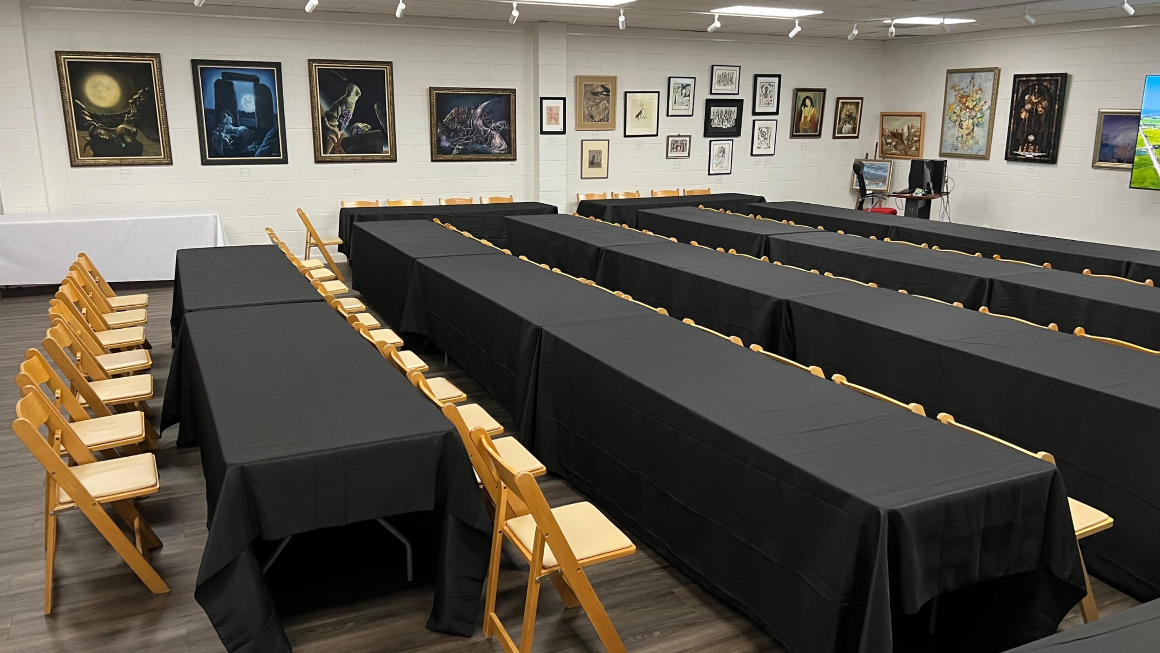 1,600 sq ft Modern Open Clean Event Space Fully Equipped Image in Moorpark, Glendale, CA