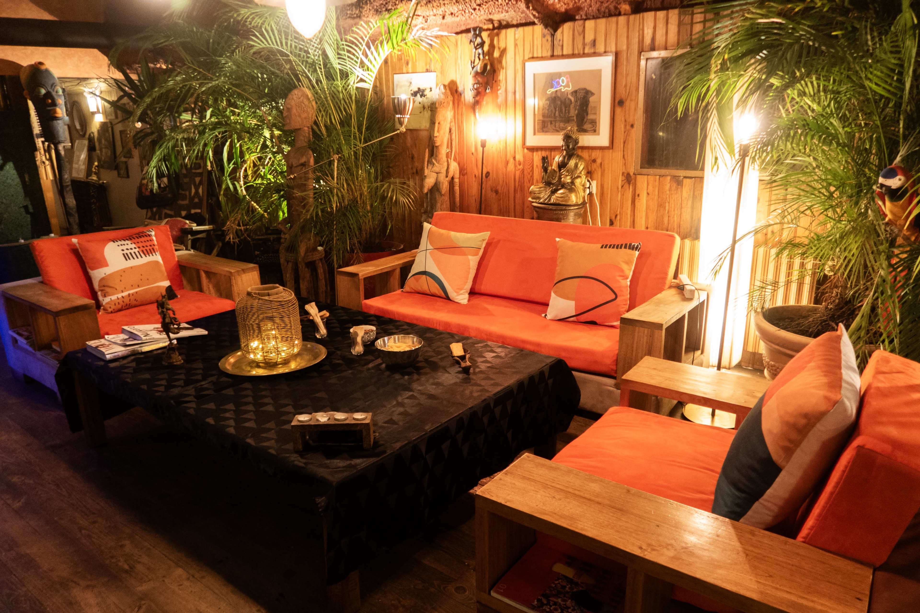 it's a boat on the river , very quiet  except us .... Image in , VILLENEUVE-LA-GARENNE