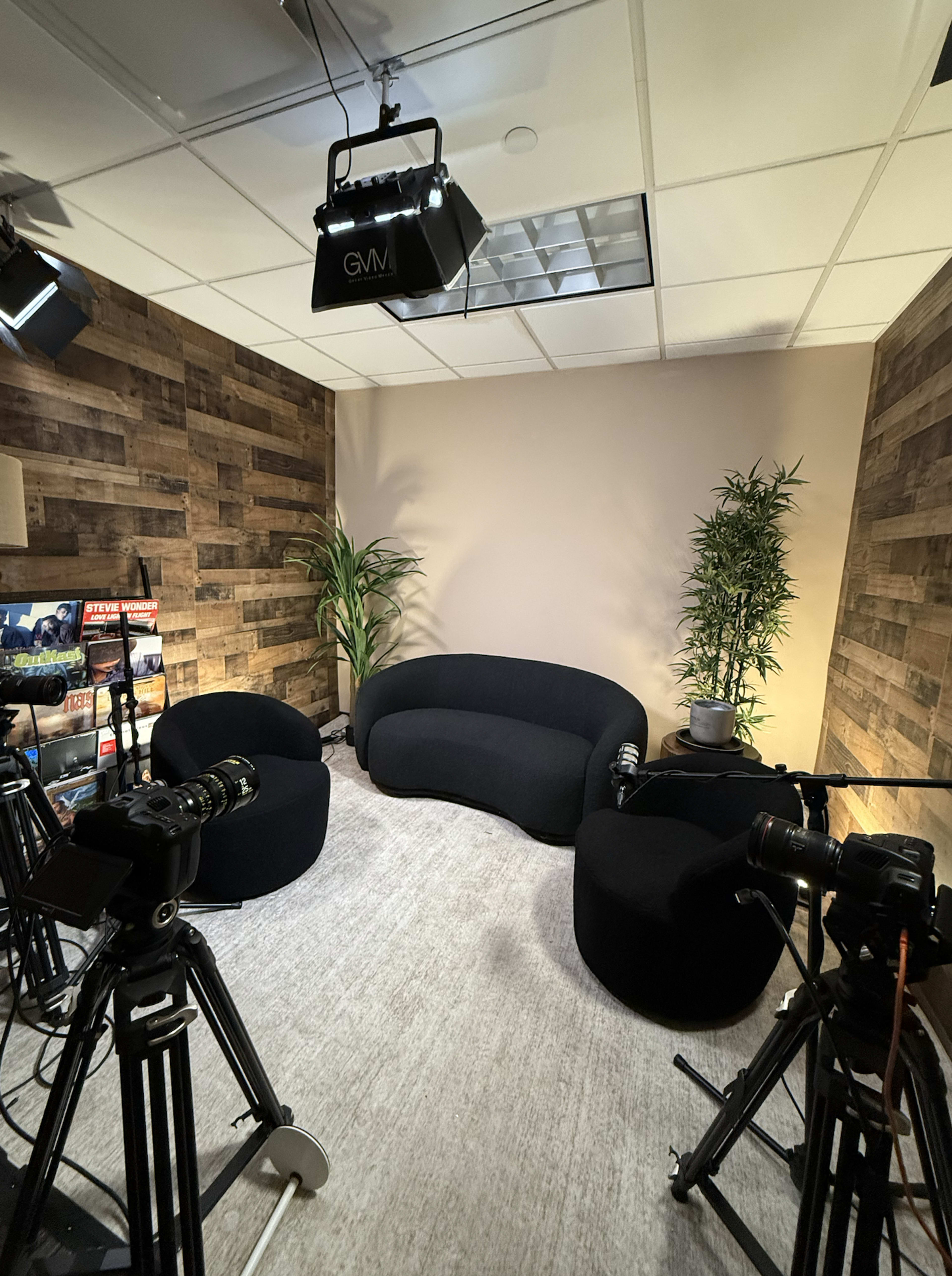 Chic Midtown Podcast Studio Image in Midtown Manhattan, New York, NY