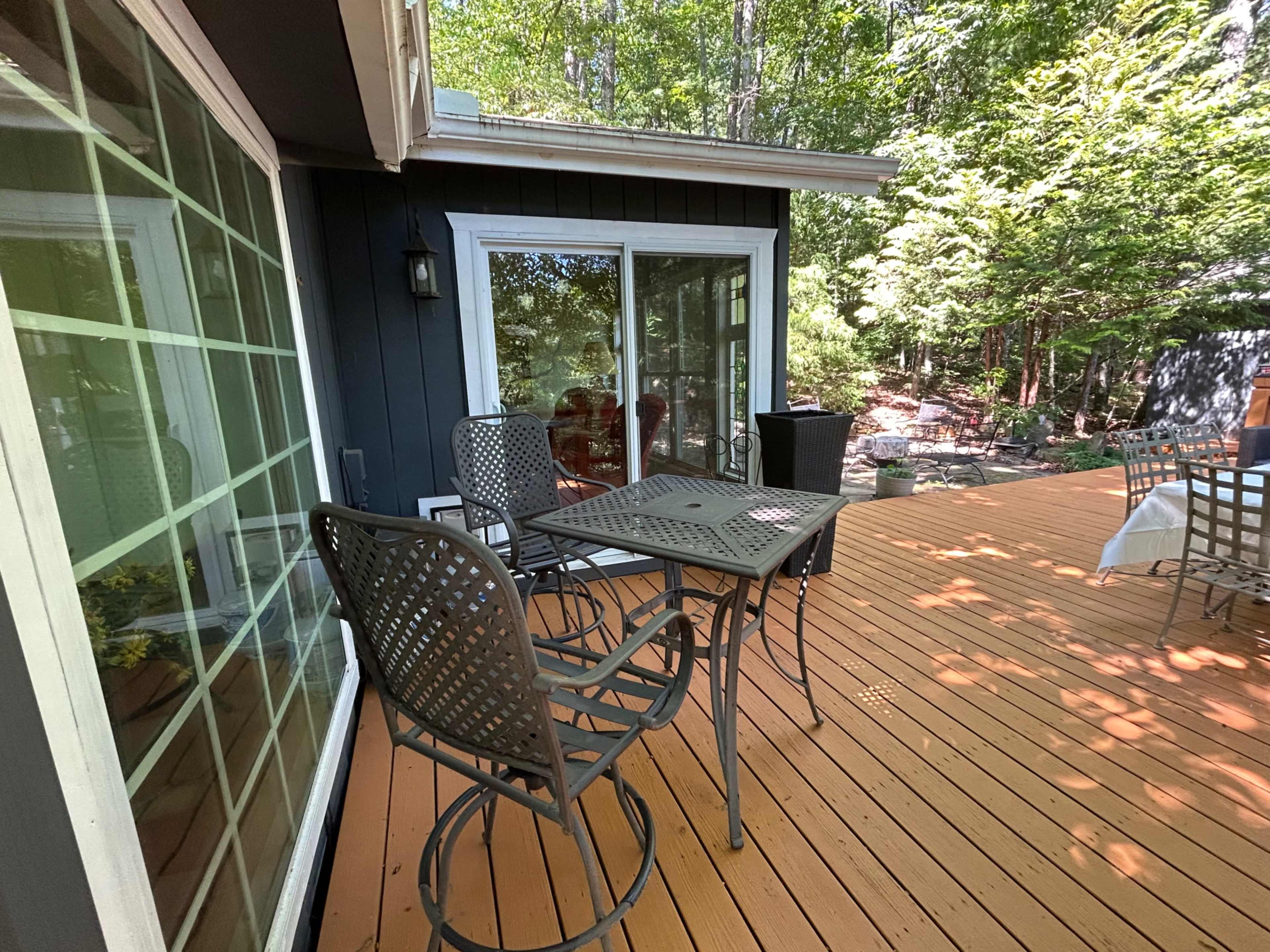 Cabin w/large porches, outdoor spaces, sun rooms, and soothing sounds from Toccoa River! Image in , Blue Ridge, GA