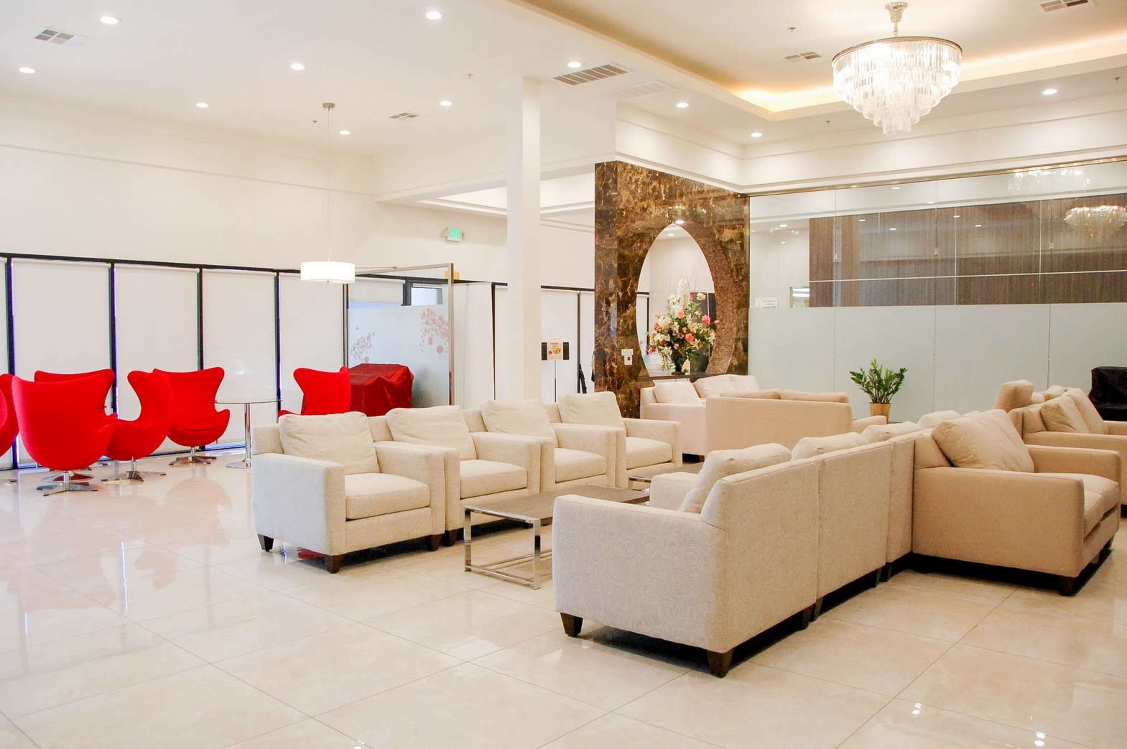 Spacious Flex Meeting, Workshop & Conference Space in Pomona Image in Pomona, Pomona, CA