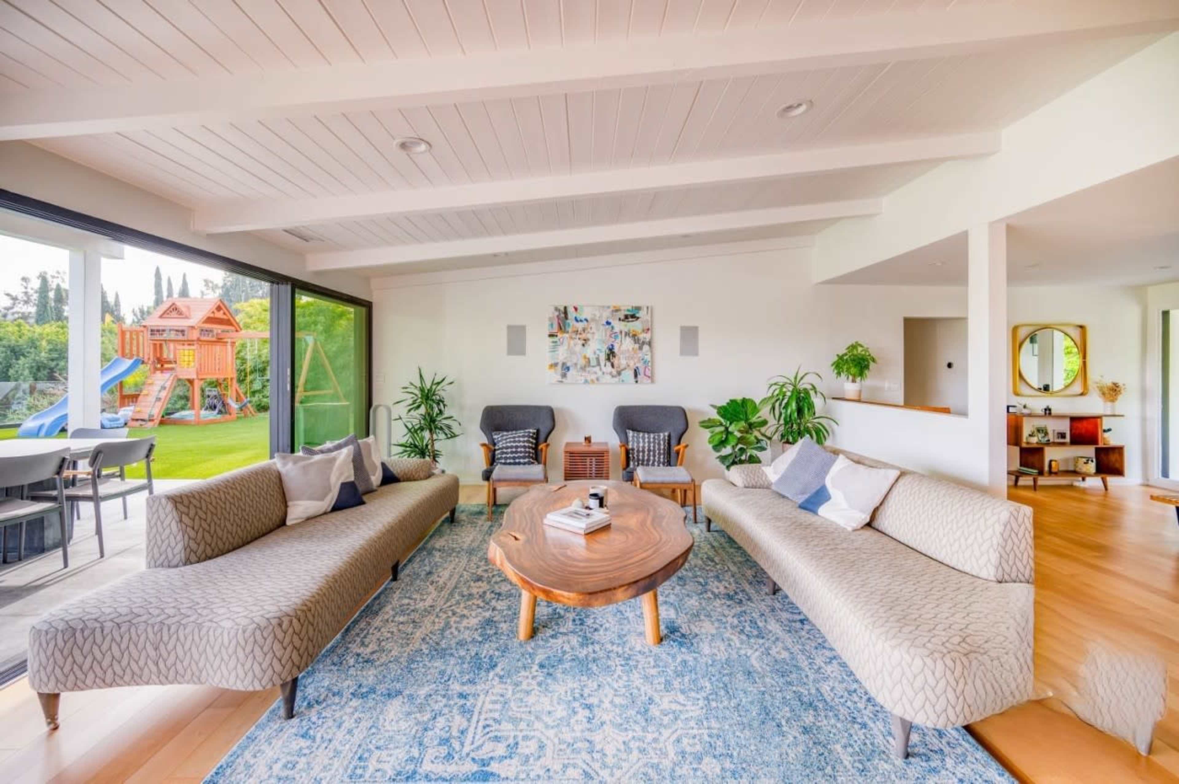 Midcentury Modern Open Floor-plan Sweeping Views Image in Woodland Hills, Woodland Hills, CA