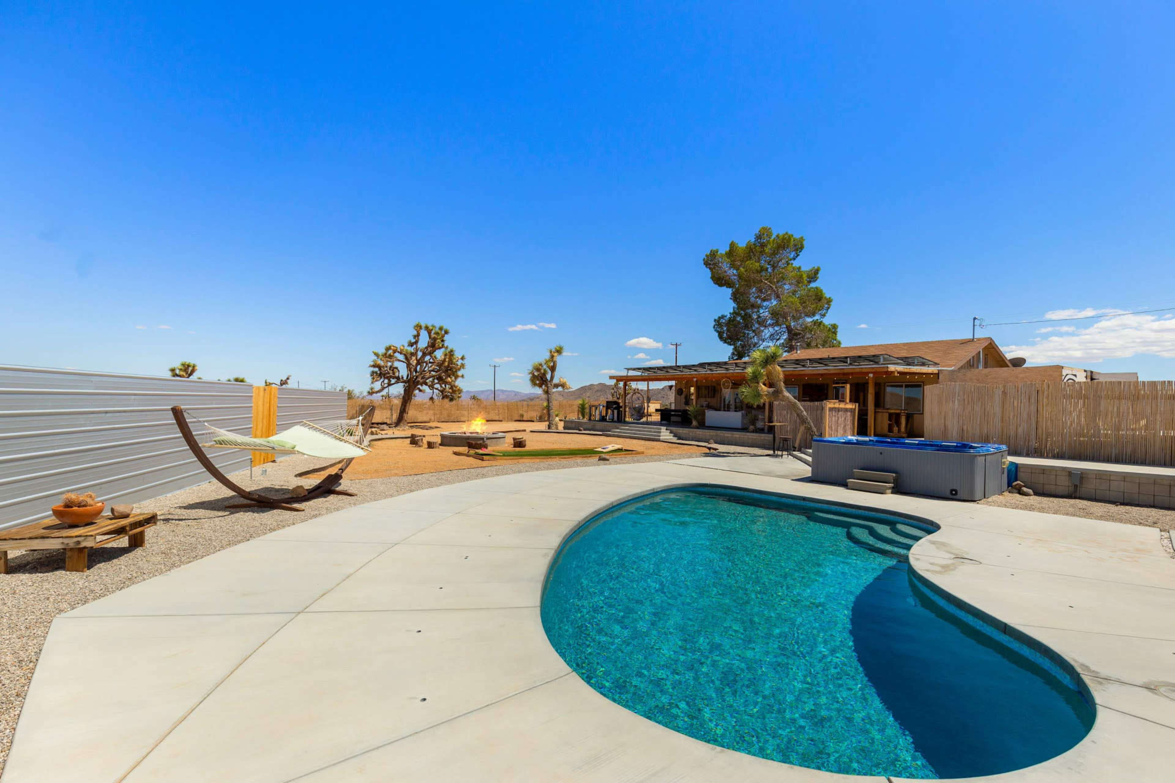 Pool&Spa • Sunny Sands • BBQ • Games • Hiking 8ppl Image in , Yucca Valley, CA