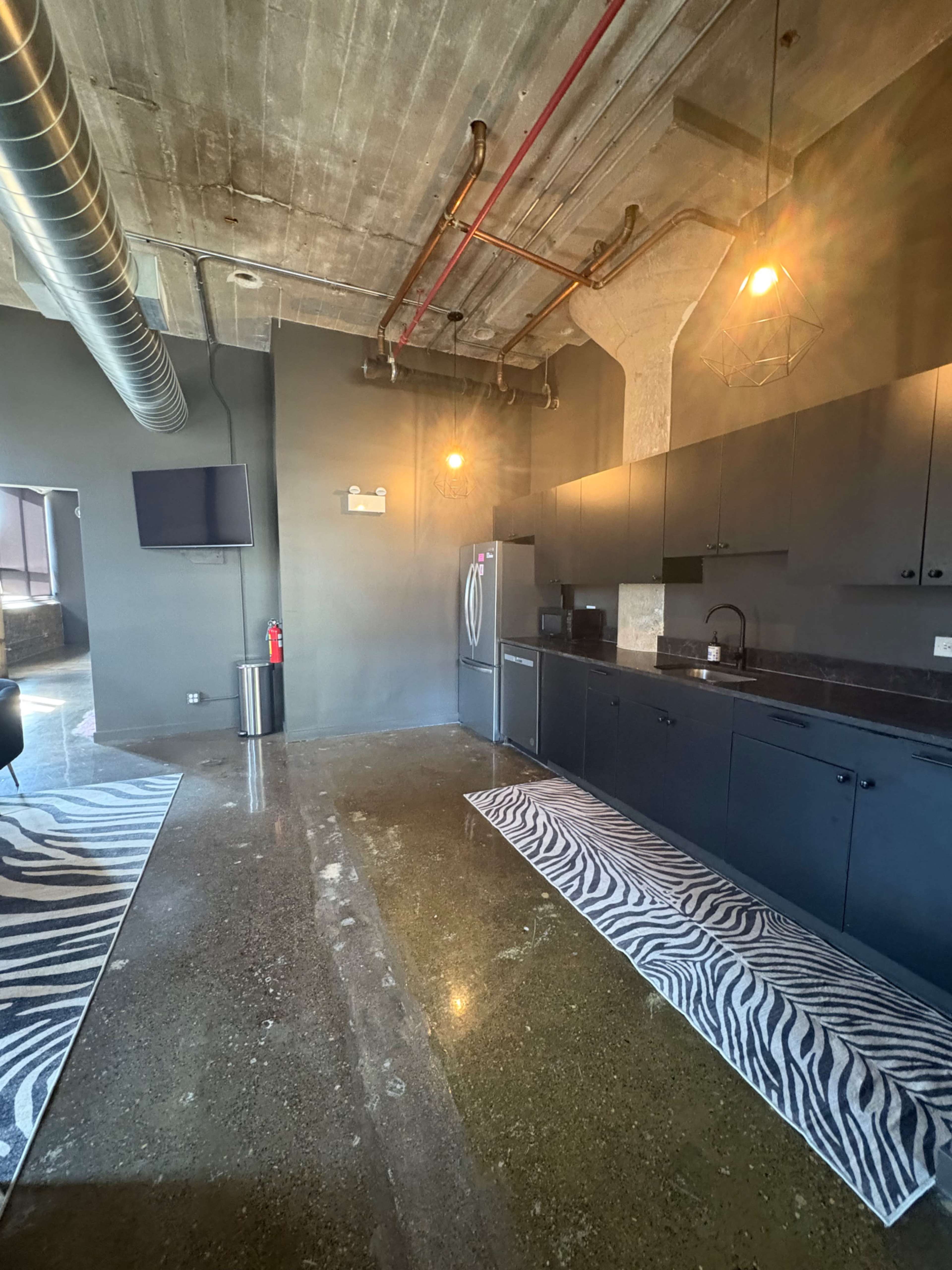 Luxury Industrial Loft for Events, Content ,Wellness, Photography Image in Uptown, Chicago, IL