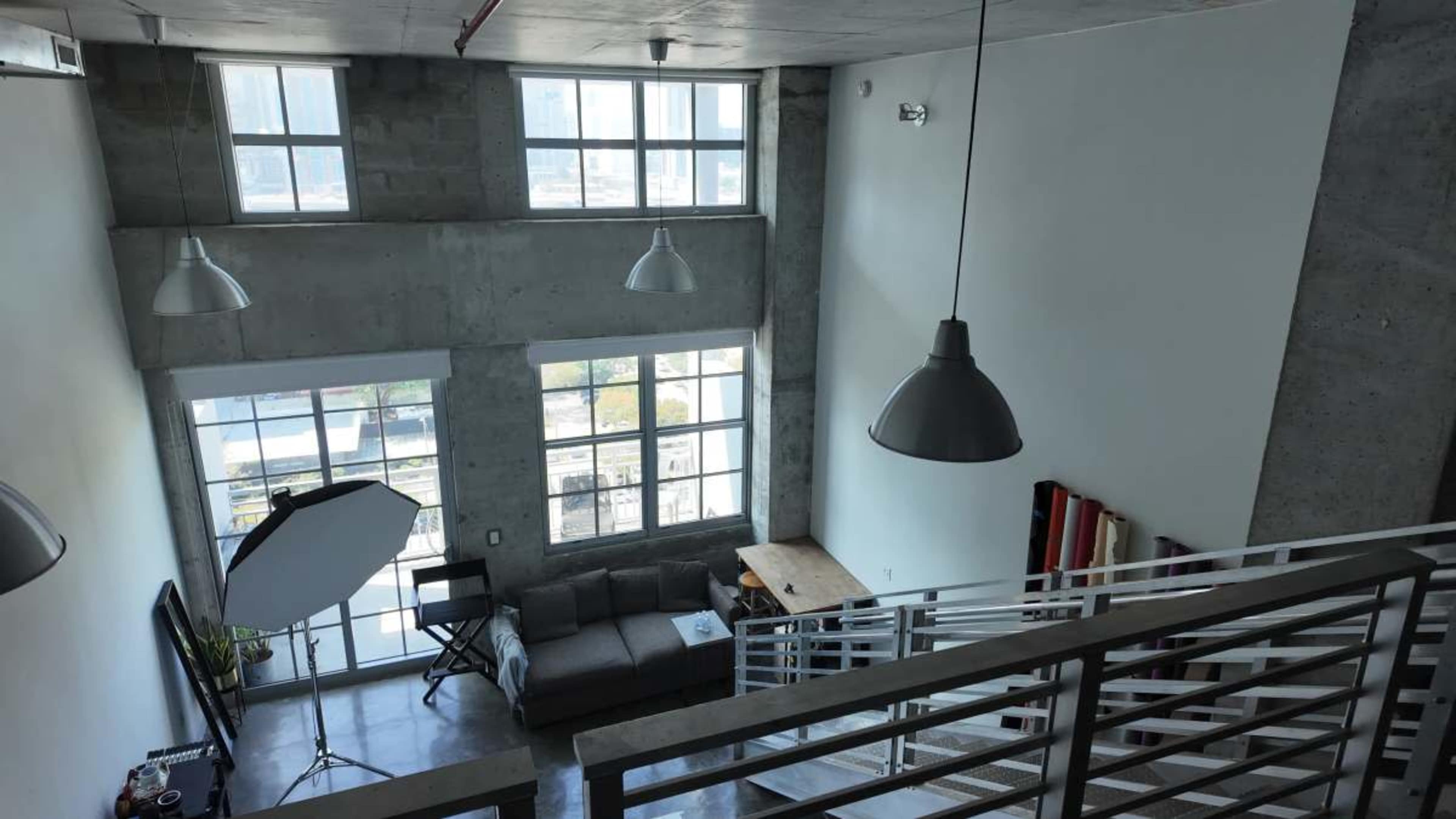 ndustrial Loft Studio: The Perfect Space for Content Creators, Brands, Photographers and Artists Image in Town Square, MIAMI, FL
