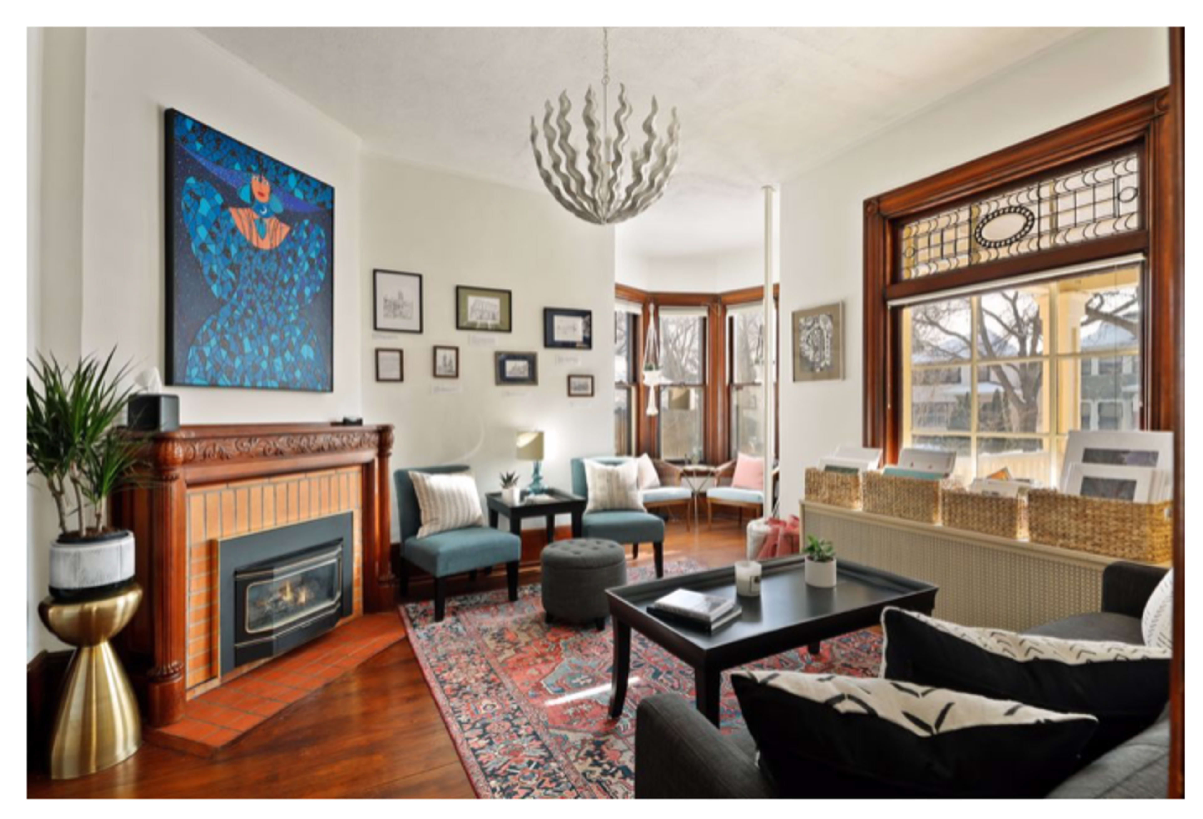 Art Gallery 3,300 sq. ft. Unique St Paul House Image in Summit - University, St Paul, MN