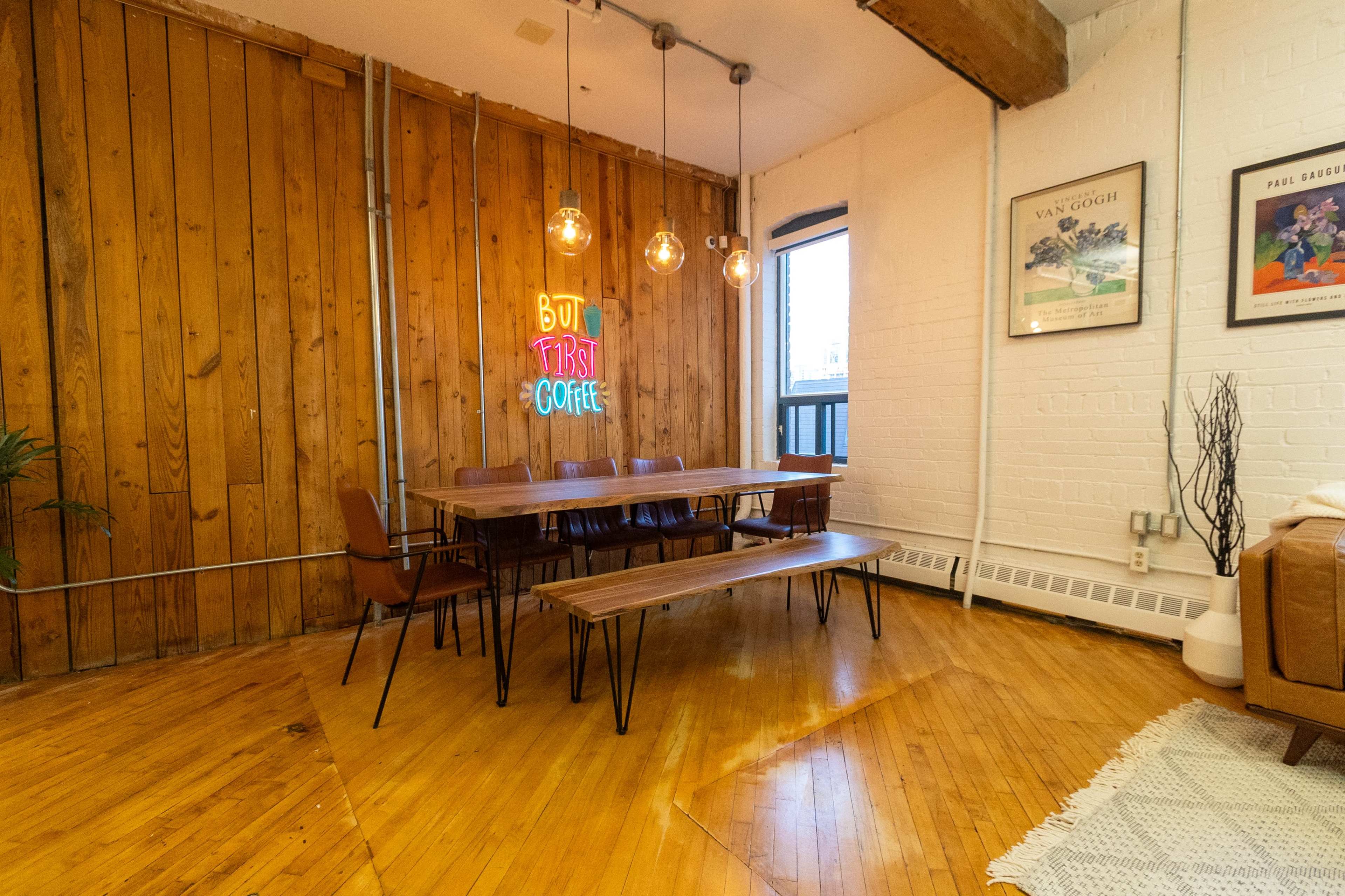 Central Downtown Studio with CN Tower View Image in Downtown Toronto, Toronto, ON
