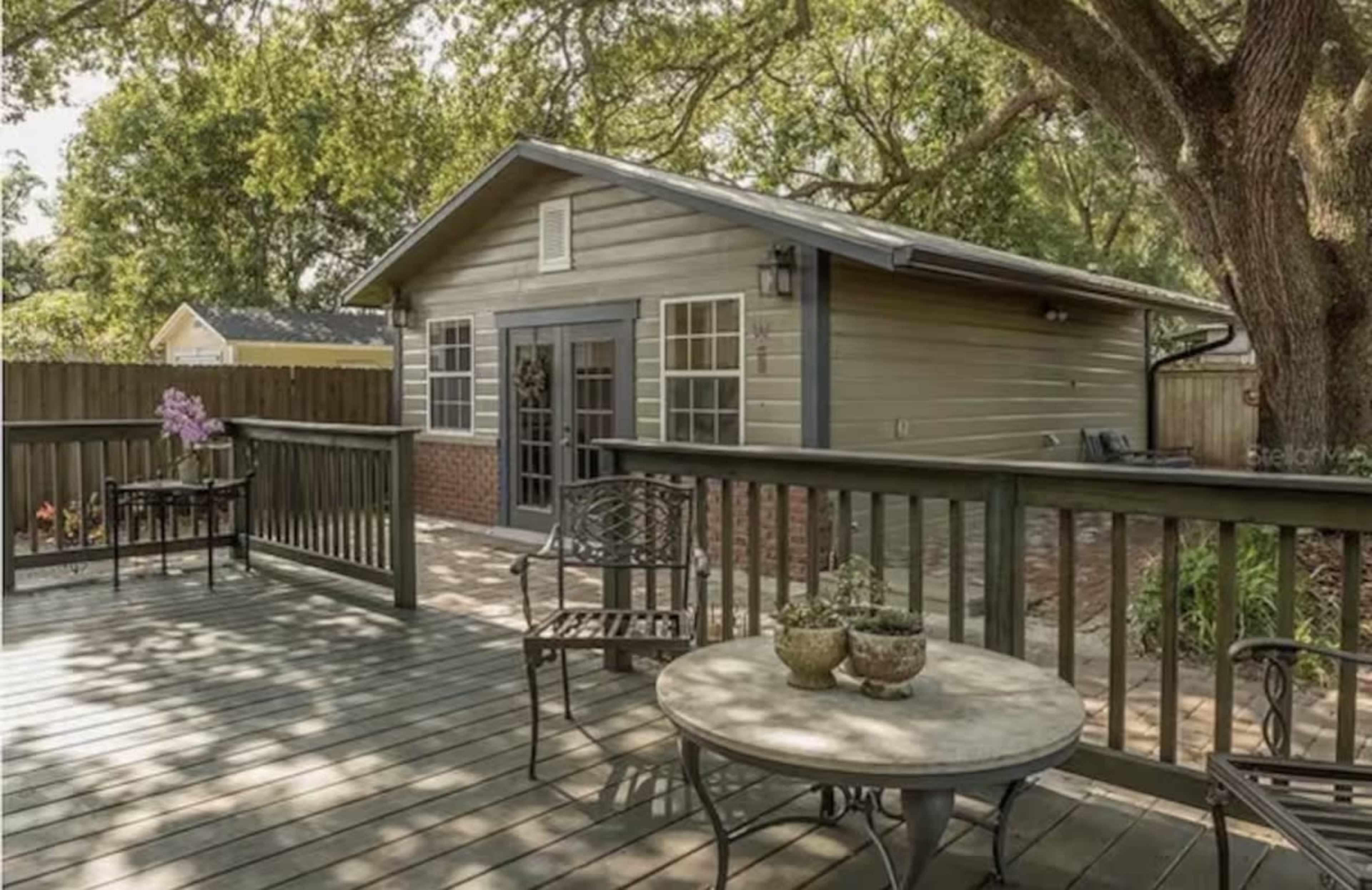 Bright and Spacious Tampa Heights Studio Image in Northwest Tampa, Tampa, FL