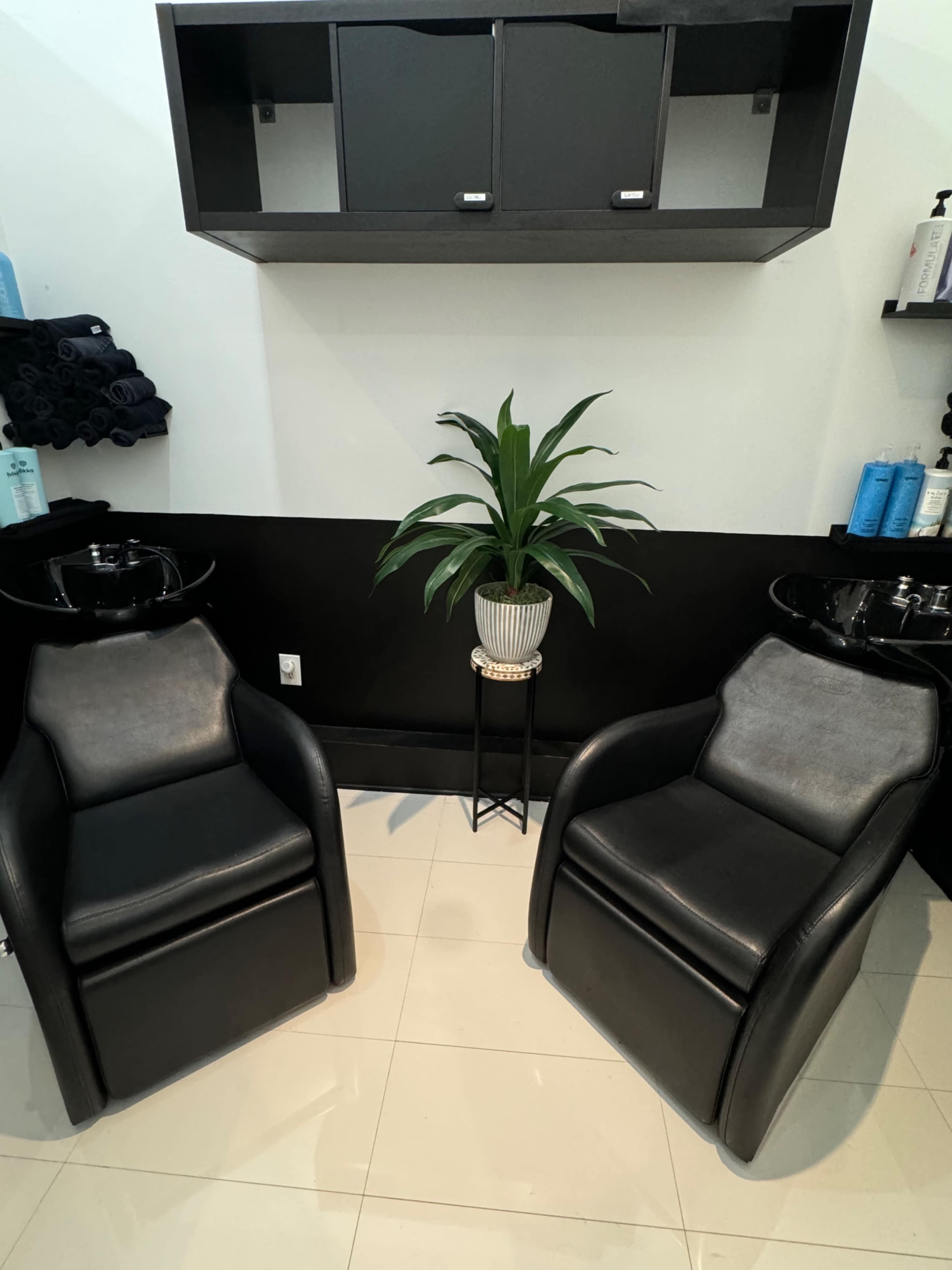 LA HOT Hair Image in Woodland Hills, Woodland Hills, CA