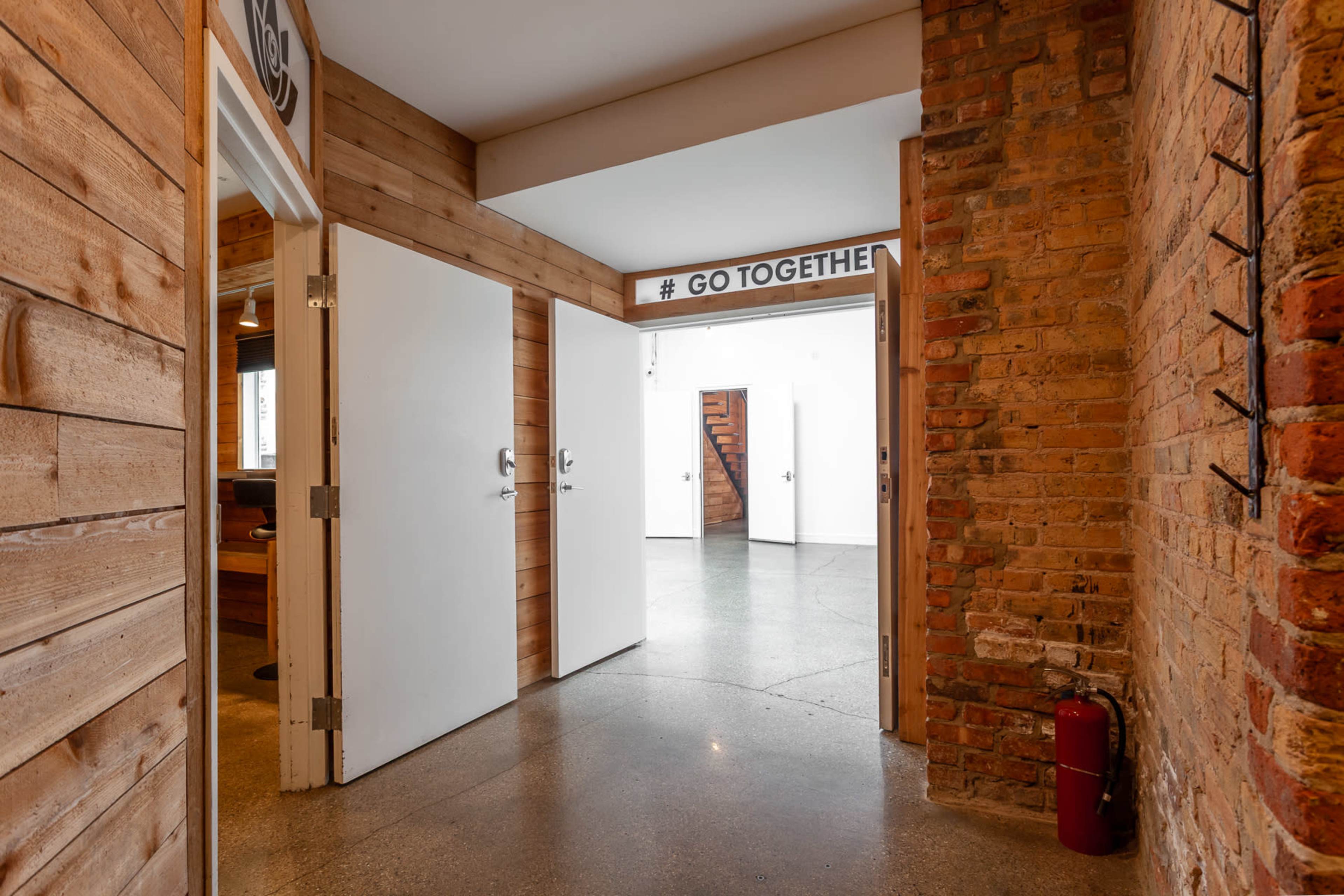 Industrial Loft Studio with Natural Light in Chicago's Production District Image in Near West Side, Chicago, IL