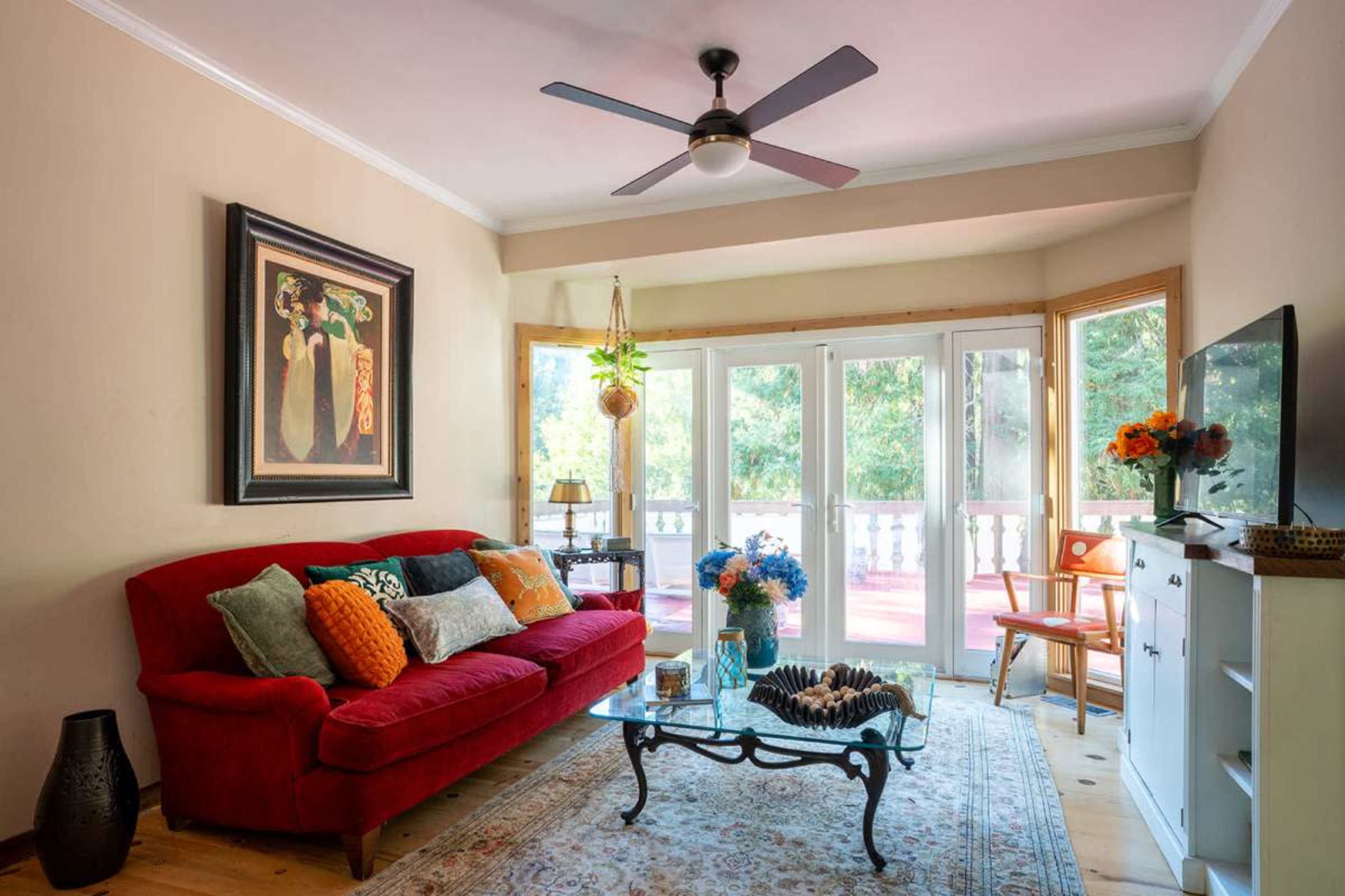 1928 Carriage House with Large Redwood Deck & Formal Salon Image in , Scotts Valley, CA