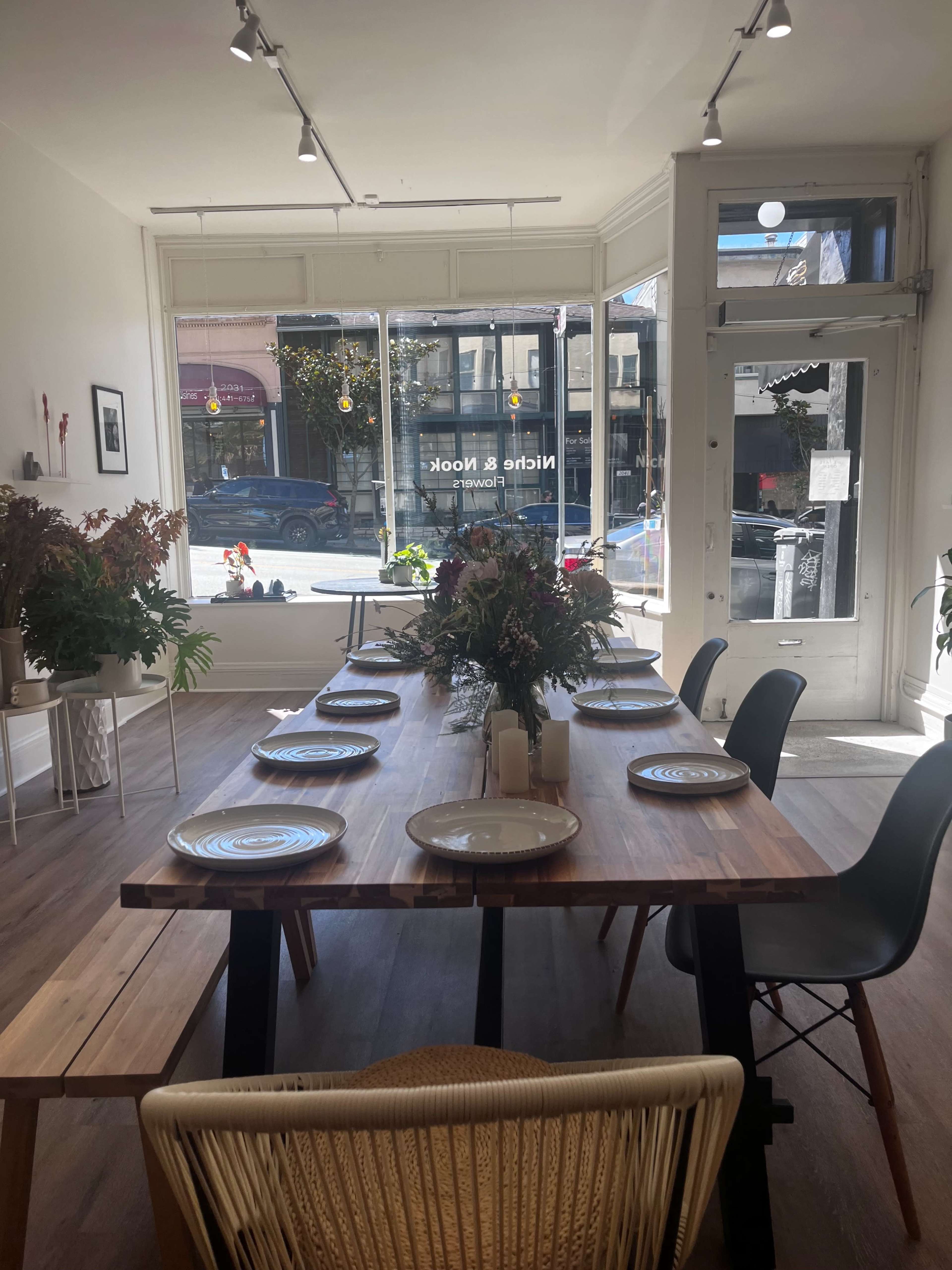 Minimalist Flower Studio Image in Polk Gulch, San Francisco, CA