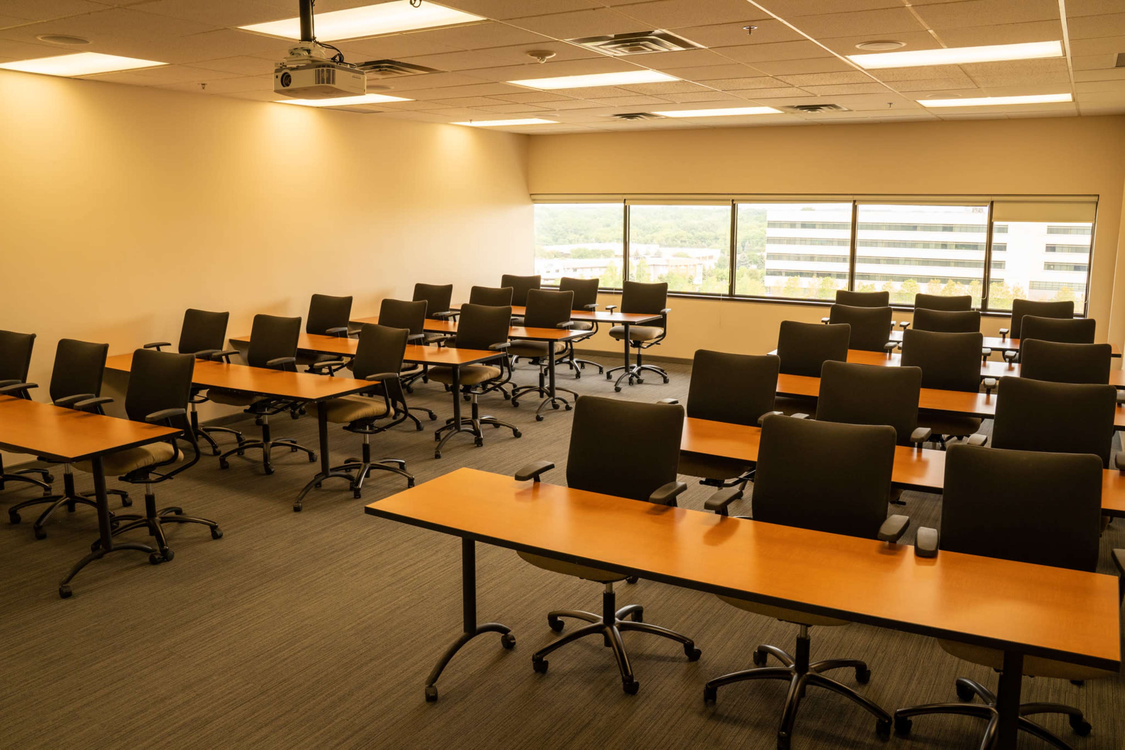 Large Training Room for Presentations, Meetings & Off-Sites - Image in Blackstone, St. Louis Park, MN