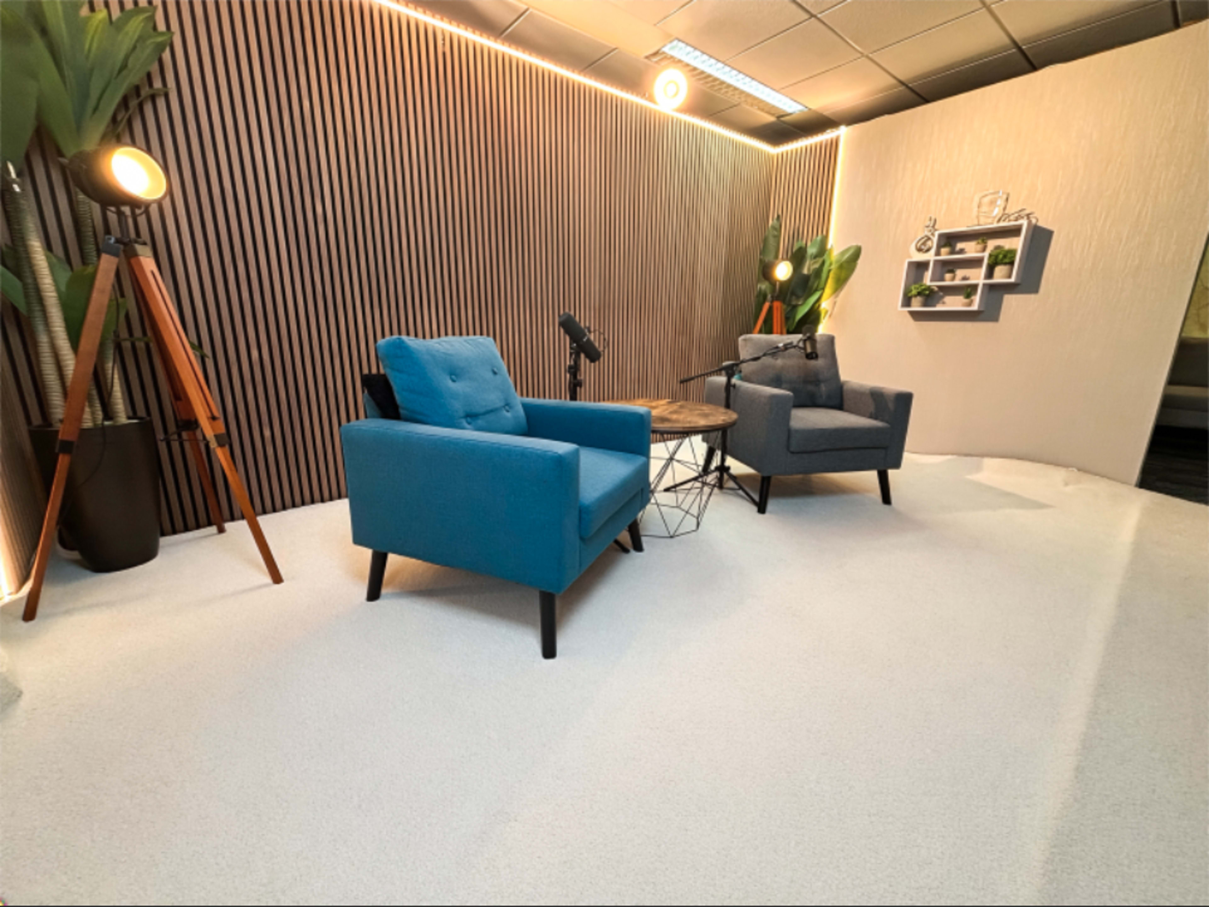Professional Podcast Studio with Premium Equipment Image in Isle of Dogs, London, ENG