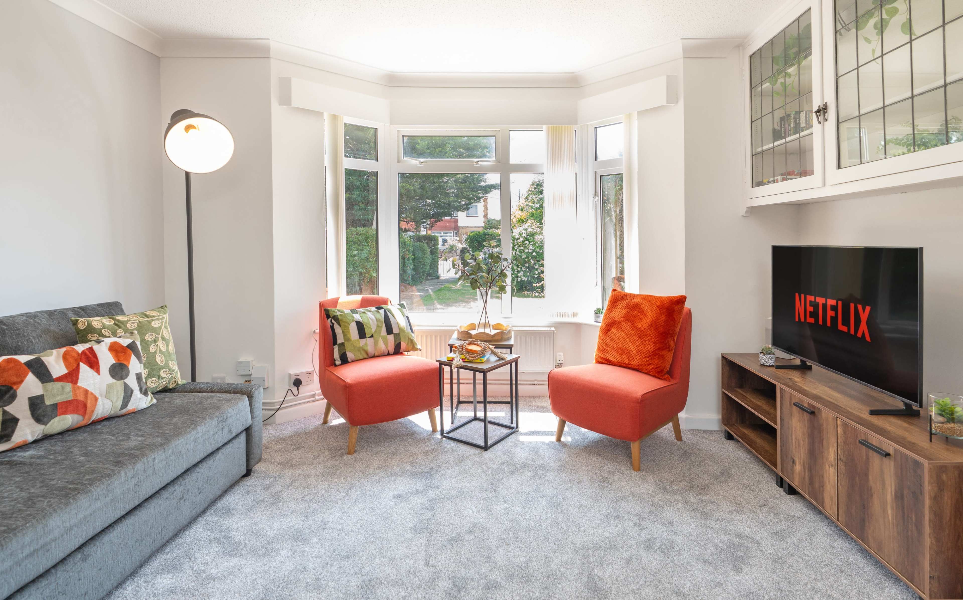 Drayton Manor - 3BR Modern Spacious House - Autumn Special Offer! Image in Drayton, Portsmouth, ENG