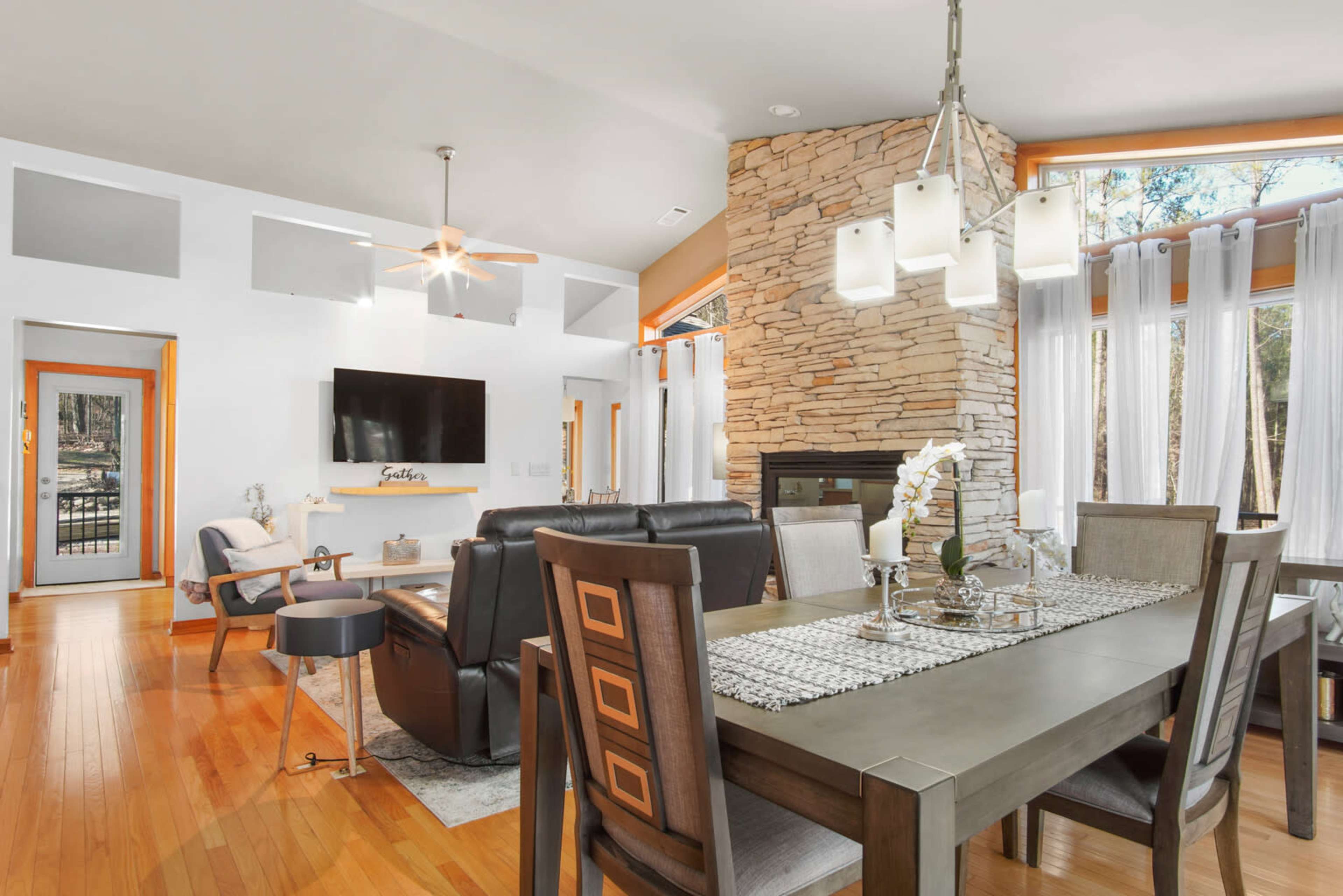 BIRTHDAYS, PHOTO SHOOTS, WEDDING PARTIES, DATE NIGHTS, STAYCATIONS, RELAX Image in Oak Hill, Covington, GA