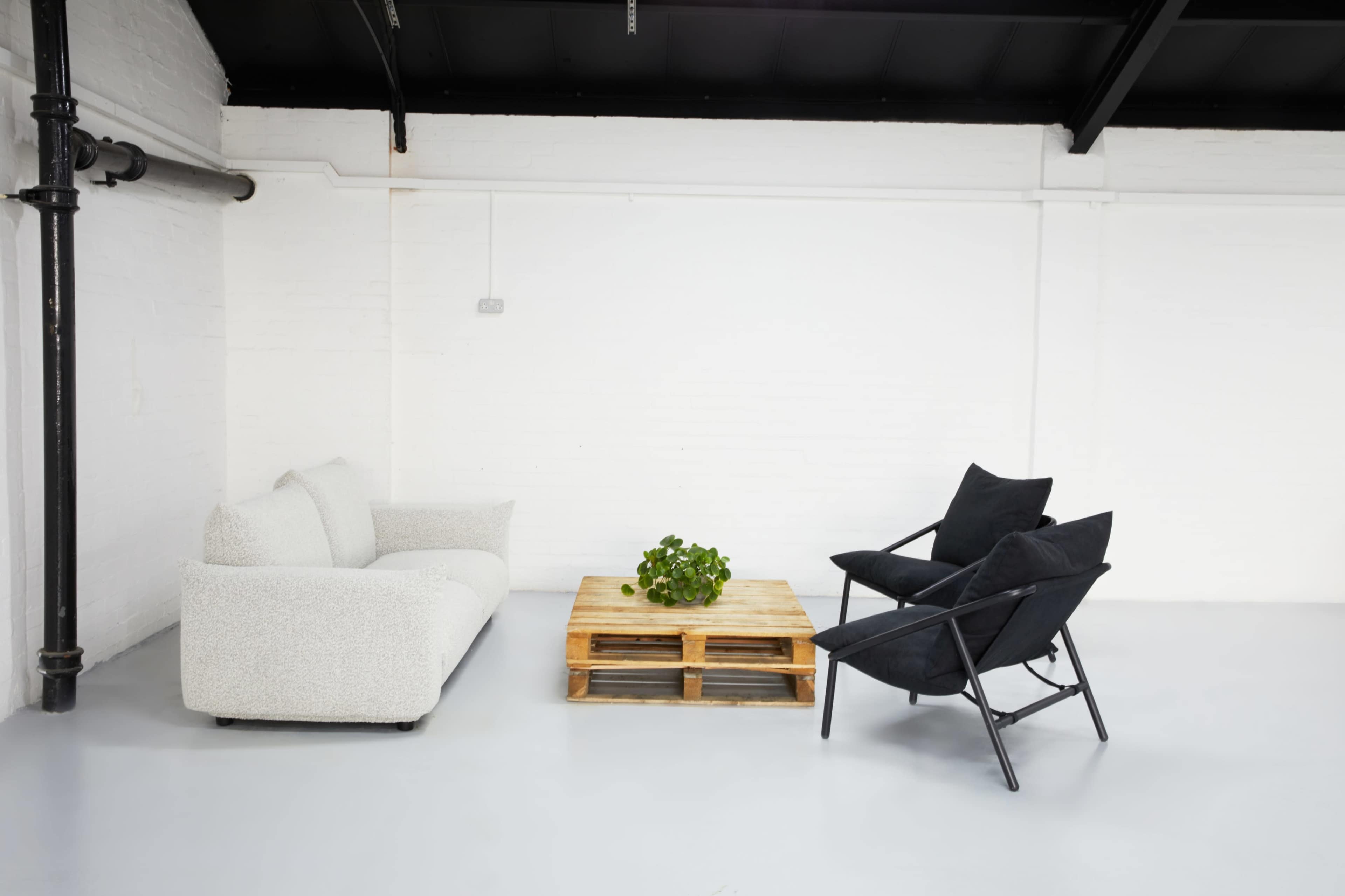 Large 2050 sqft Warehouse Studio Space Image in Lambeth, London, ENG