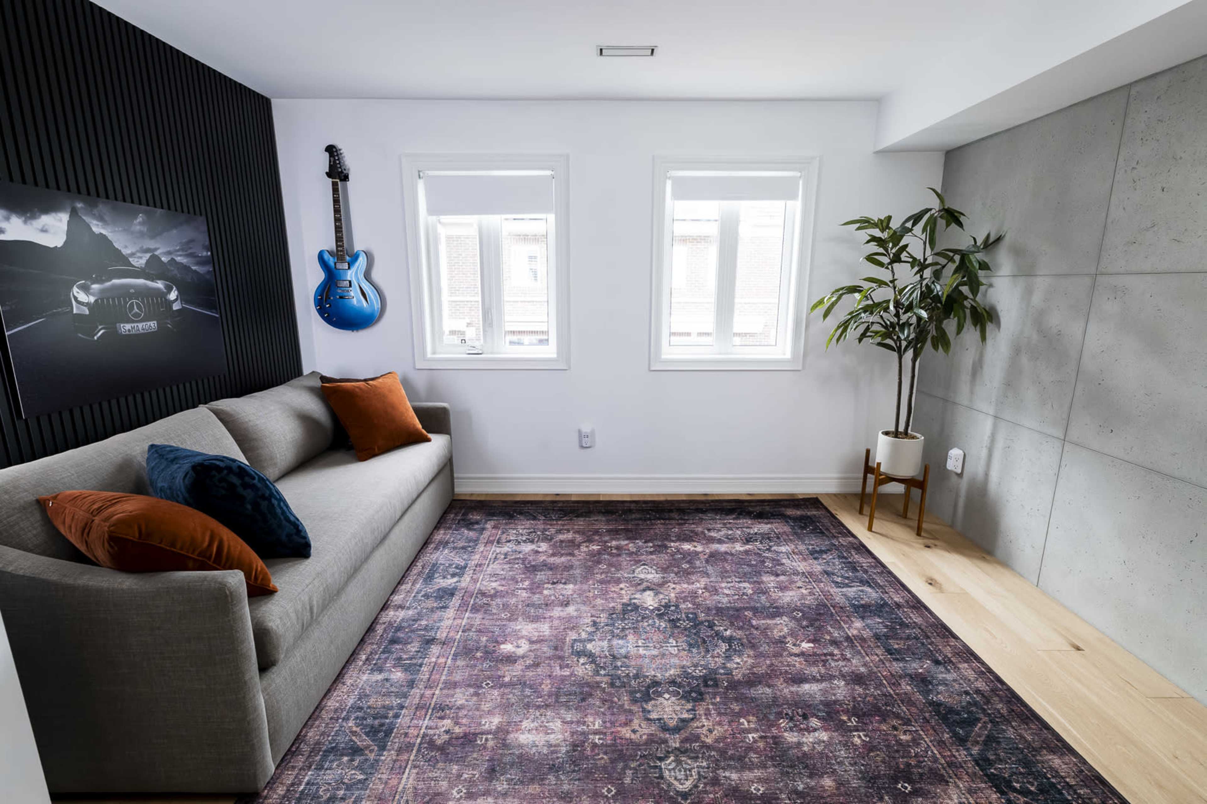Modern suburban residence Image in Islington - City Centre West, Etobicoke, ON