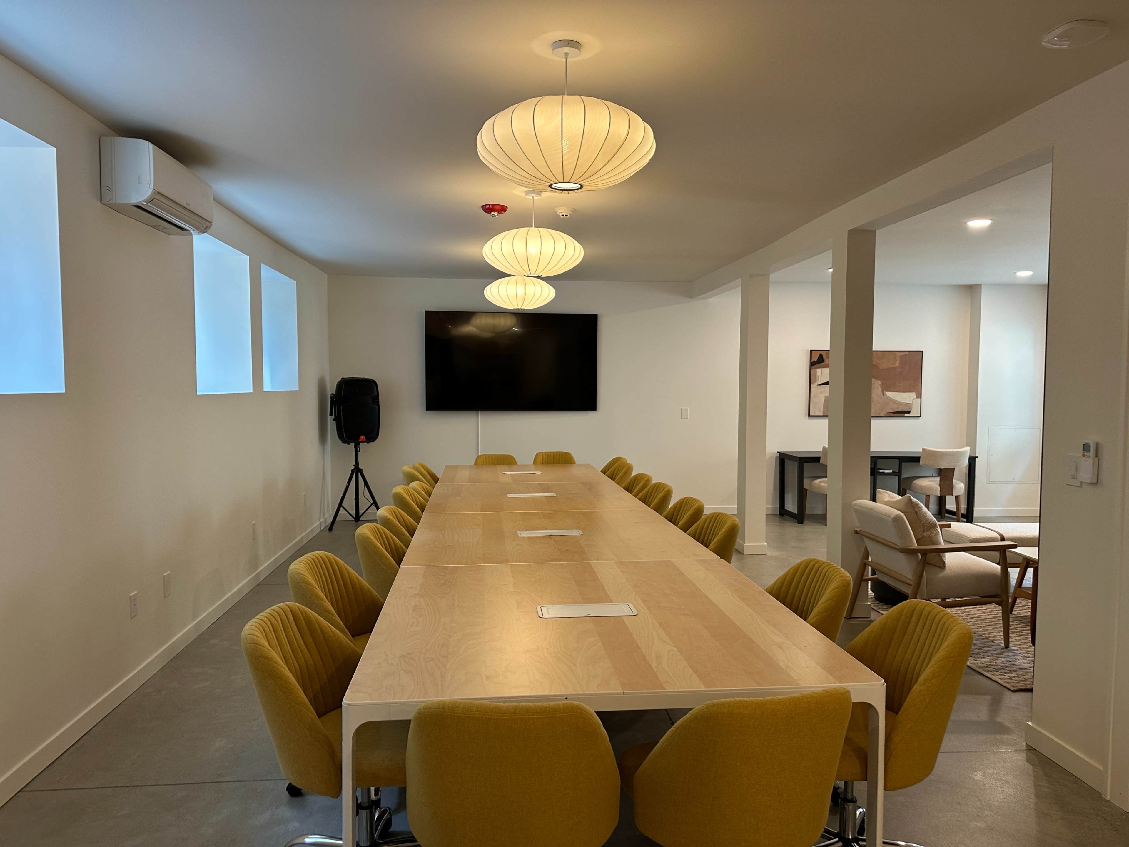 Contemporary Upper Queen Anne Meeting Space Image in East Queen Anne, Seattle, WA