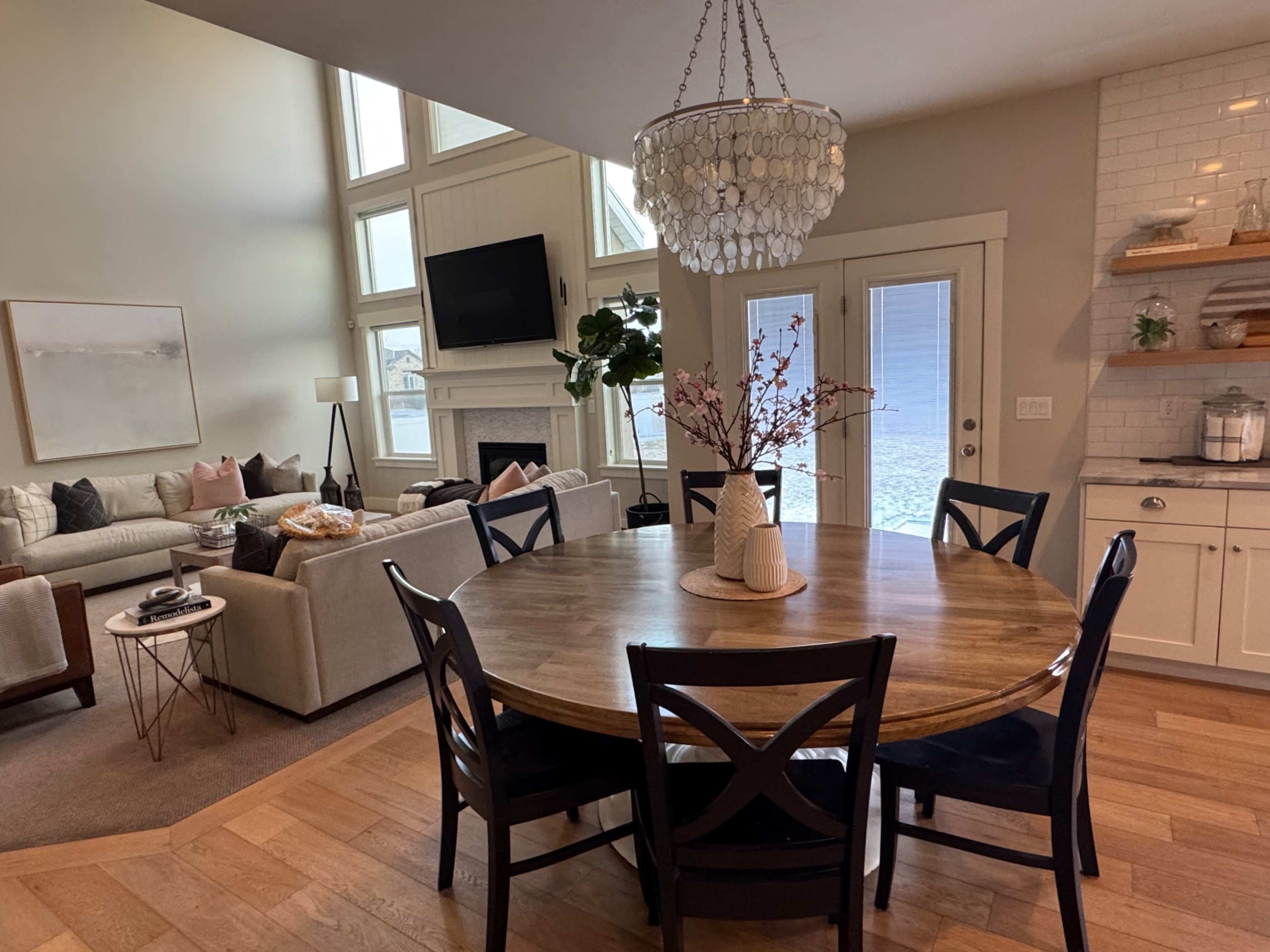 Bright and Beautifully Decorated Home with Open, Light- Filled Spaces Image in Lehi, Lehi, UT