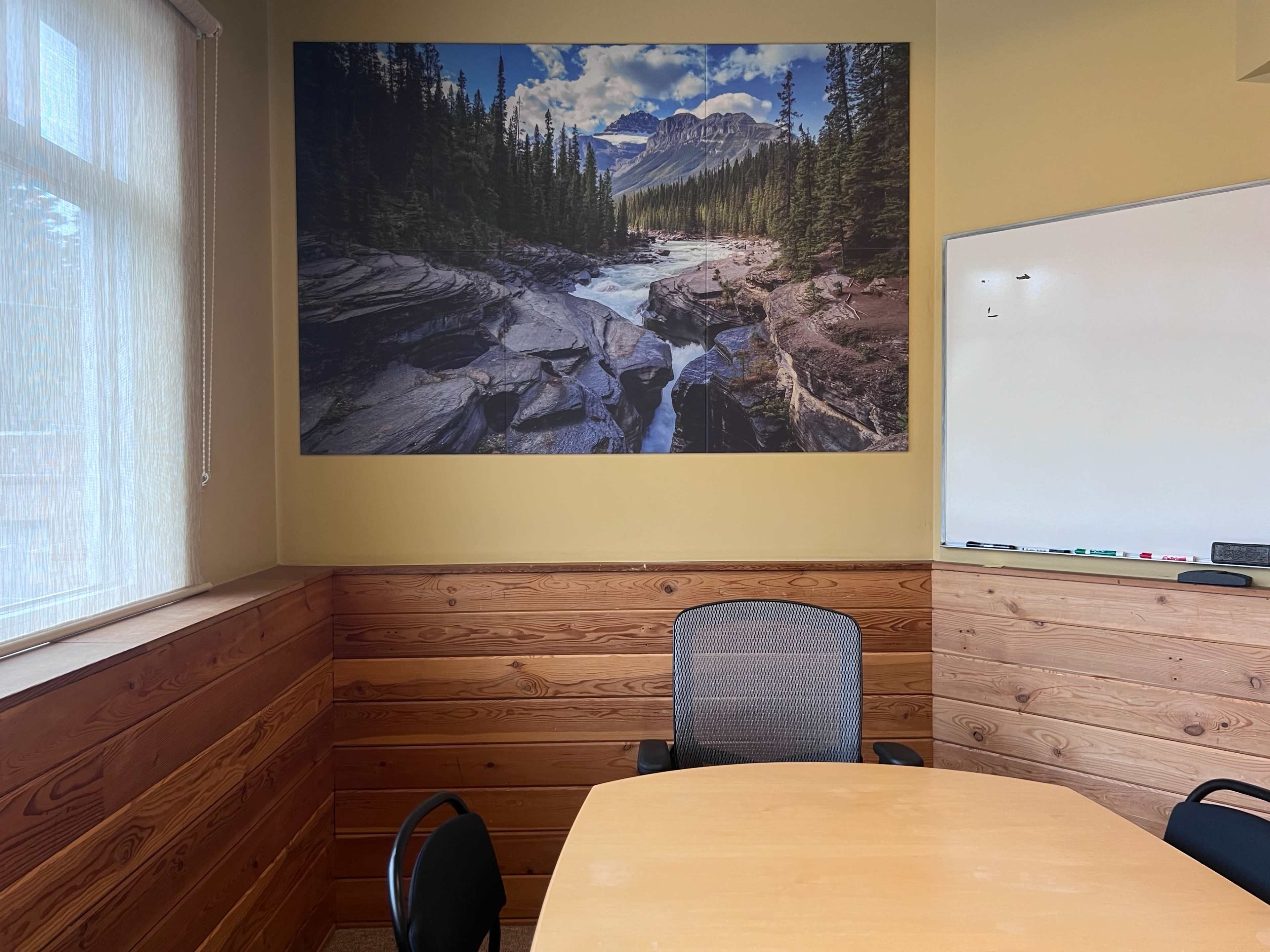 Second floor mid-size meeting room Image in Winslow, Bainbridge Island, WA