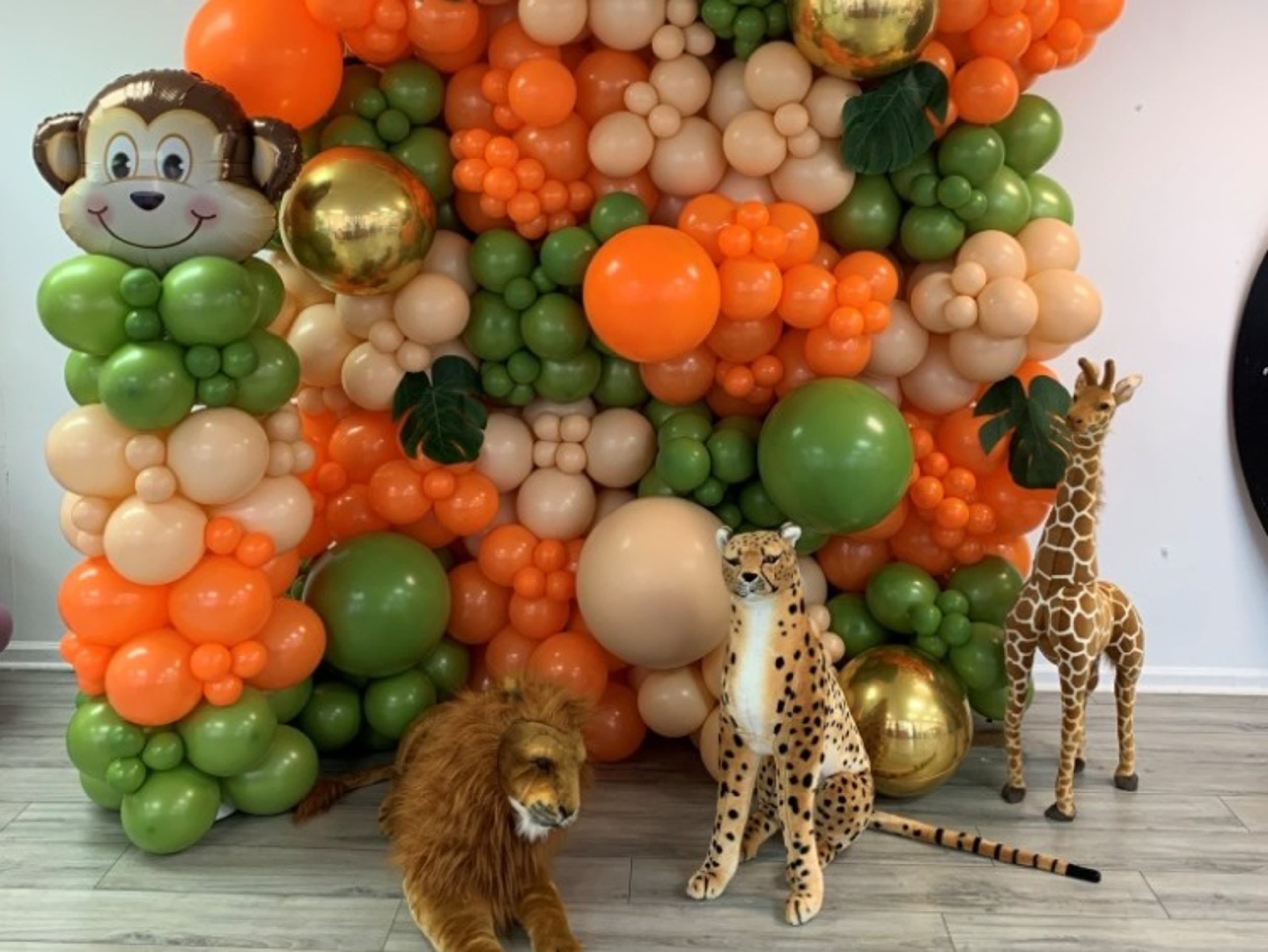 Balloon Garlands and Centerpieces