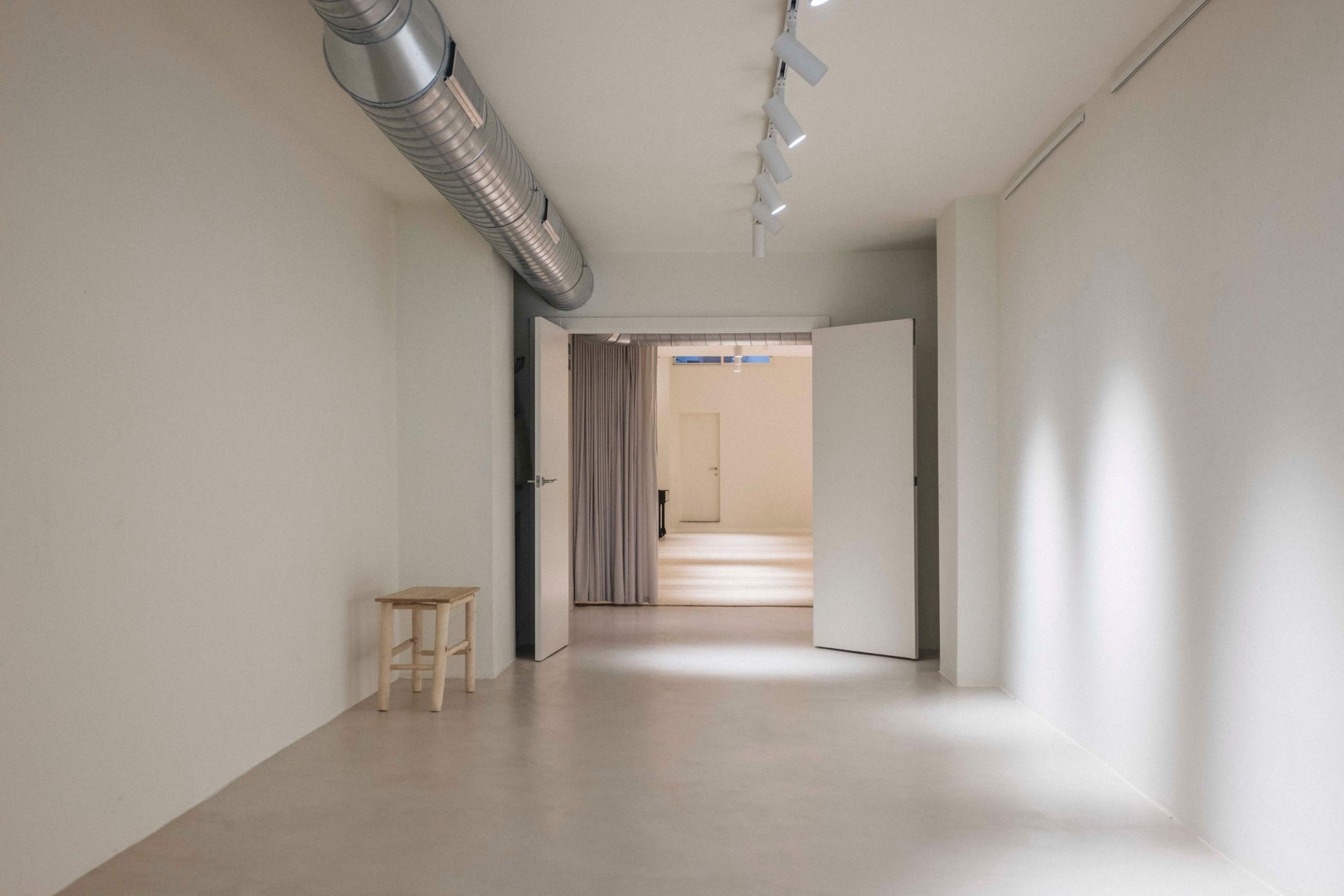 Estudio Luminoso en Eixample para Preproducciones, Ensayos, Vestuario y maquillaje, Workshops, Conferencias... Image in Fort Pienc, barcelona, B