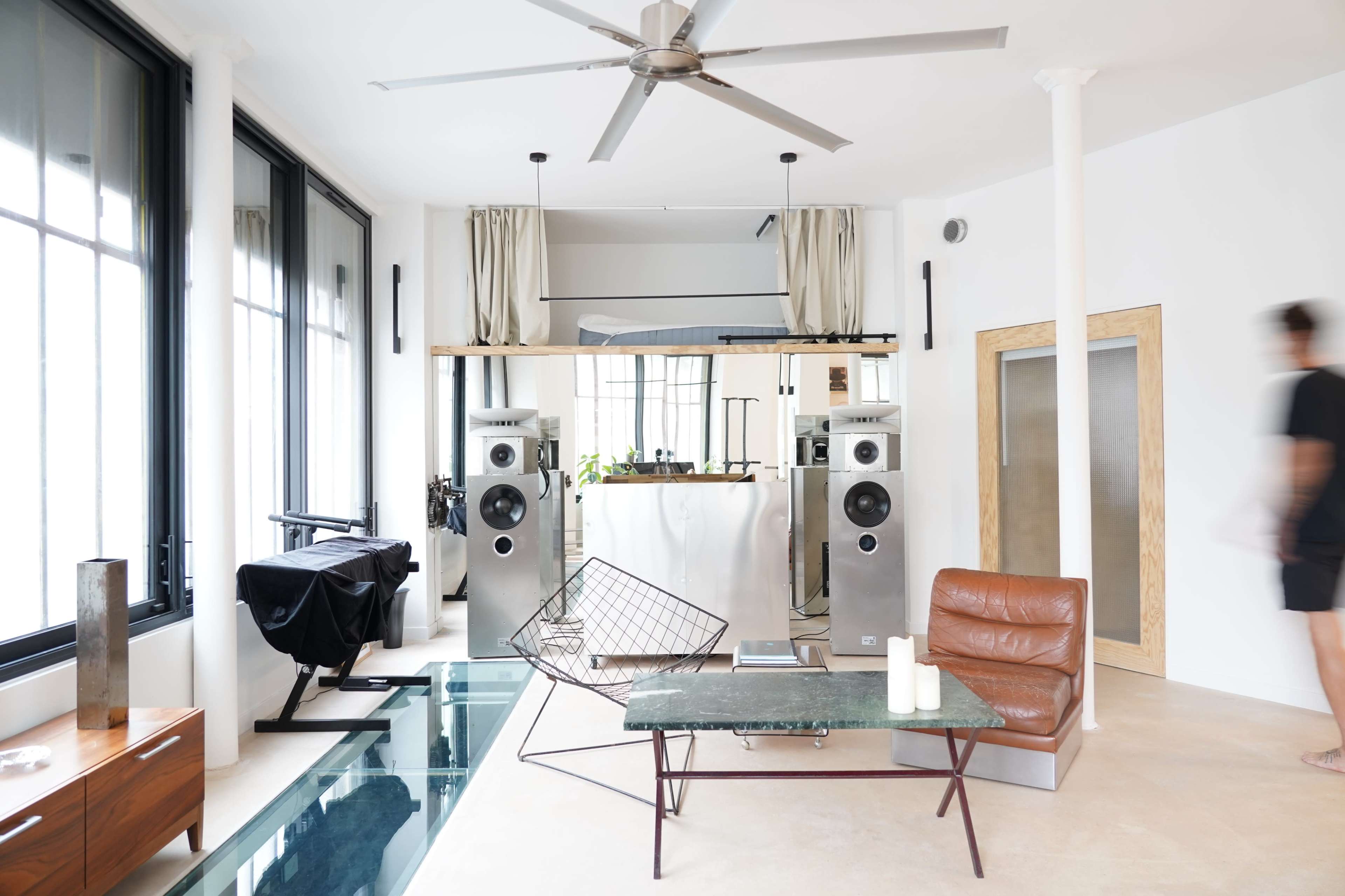 Ancien atelier transformé en loft proche Père Lachaise Image in Père-Lachaise, Paris