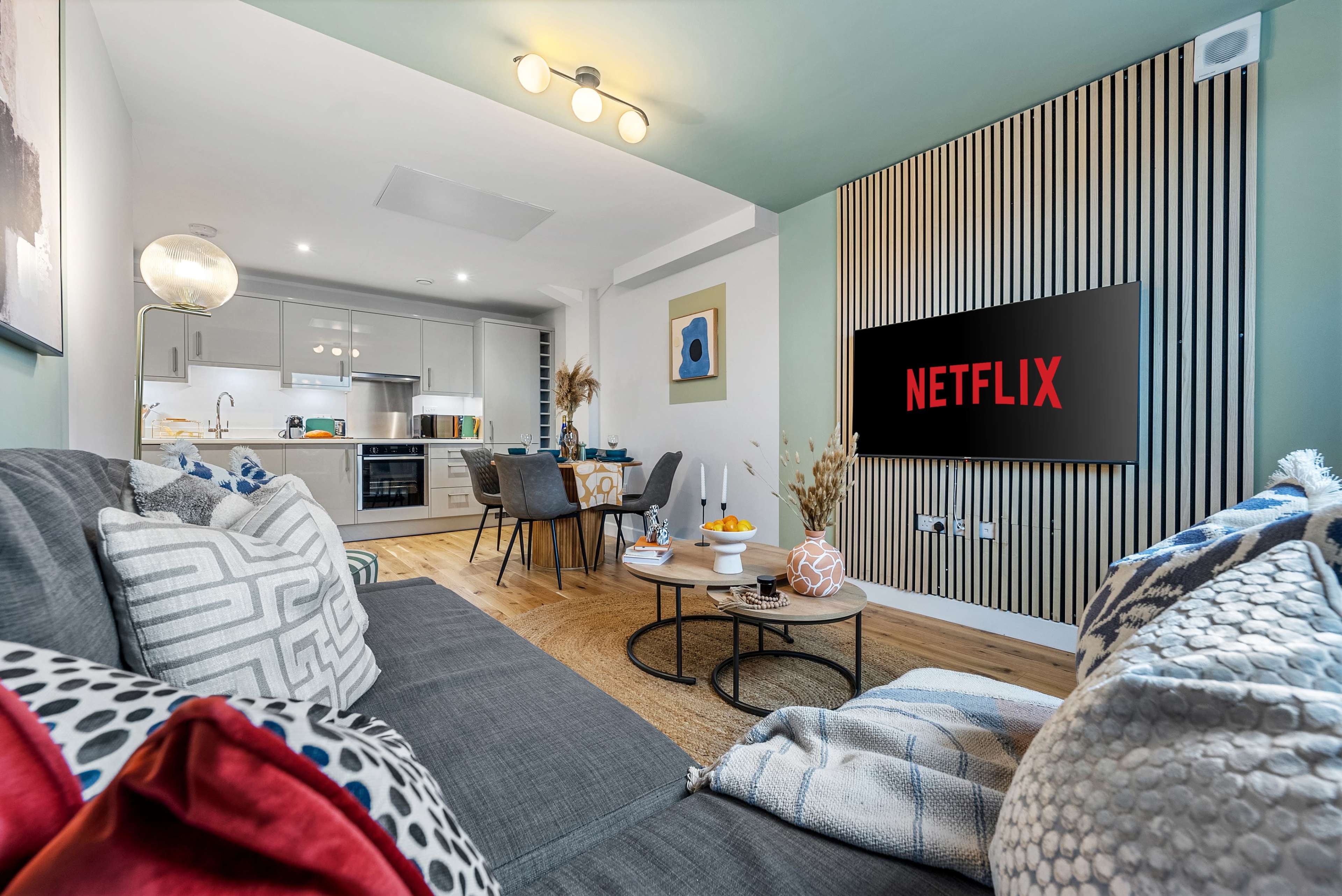 Stylish 1-BR Flat, City Centre - Bellevue Heights Image in The Polygon, Southampton, ENG