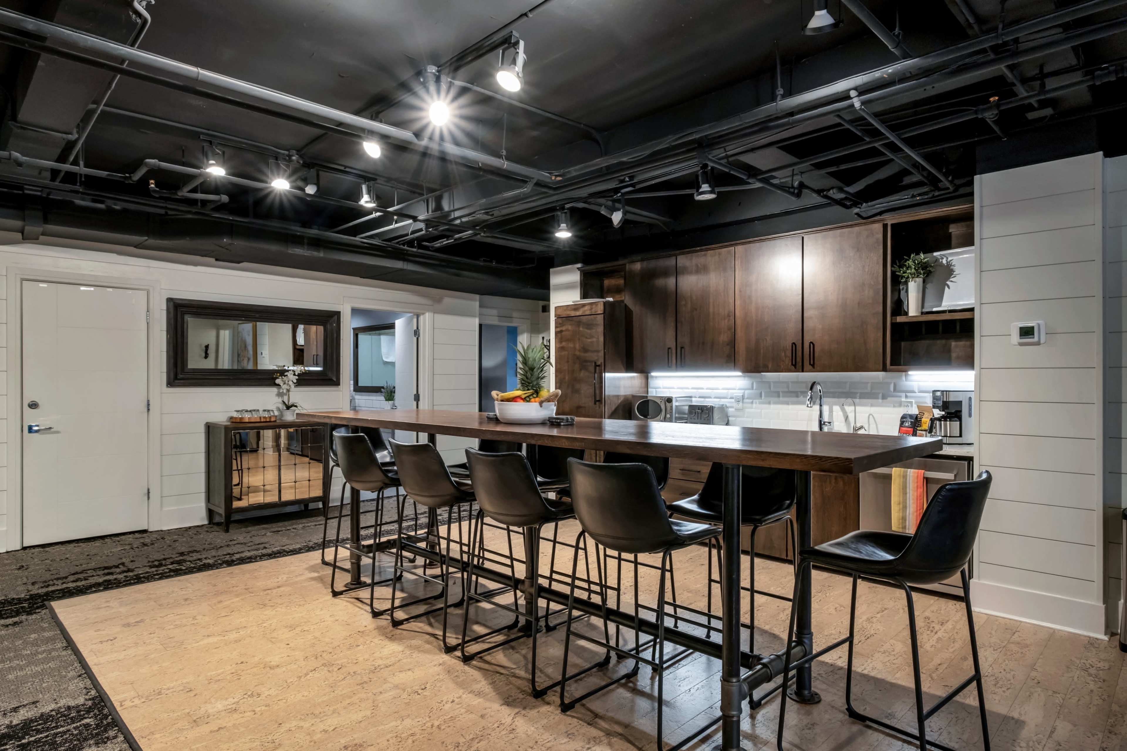 Downtown Nashville Backstage Suite Image in Urban Residents, Nashville, TN