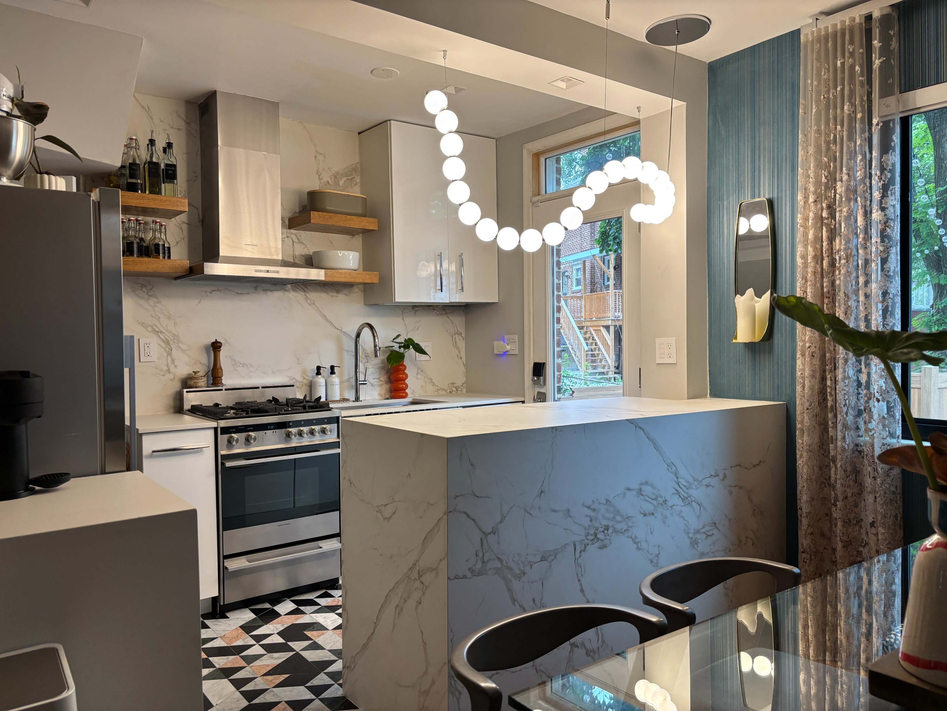 Vibrant Color & Art-Filled Designer Space — Perfect for Editorial Shoots & Content Creation Image in Penn Branch, Washington, DC