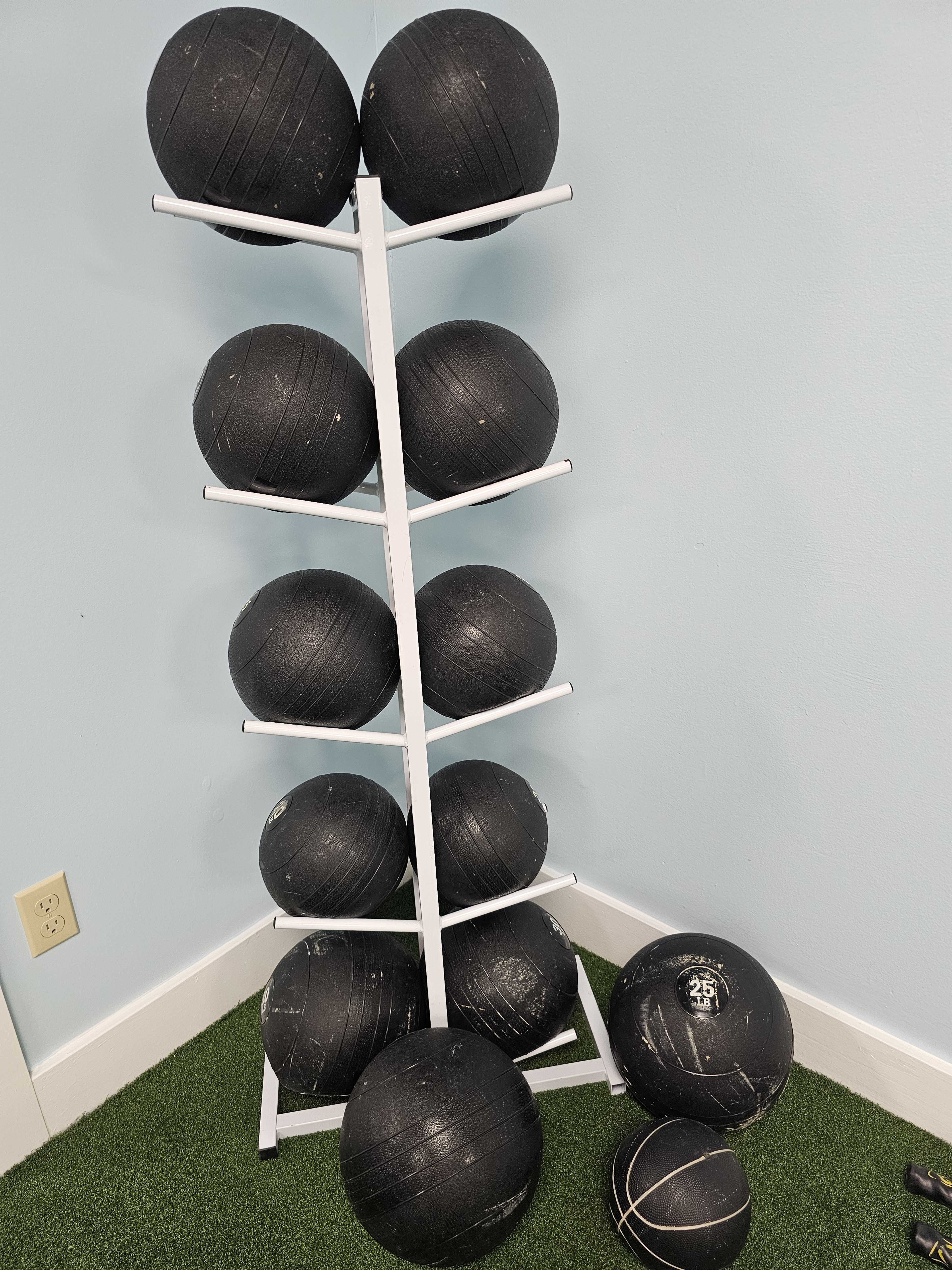 Fully Equiped Gym for Trainers to train their Clients Image in Slidell, Slidell, LA
