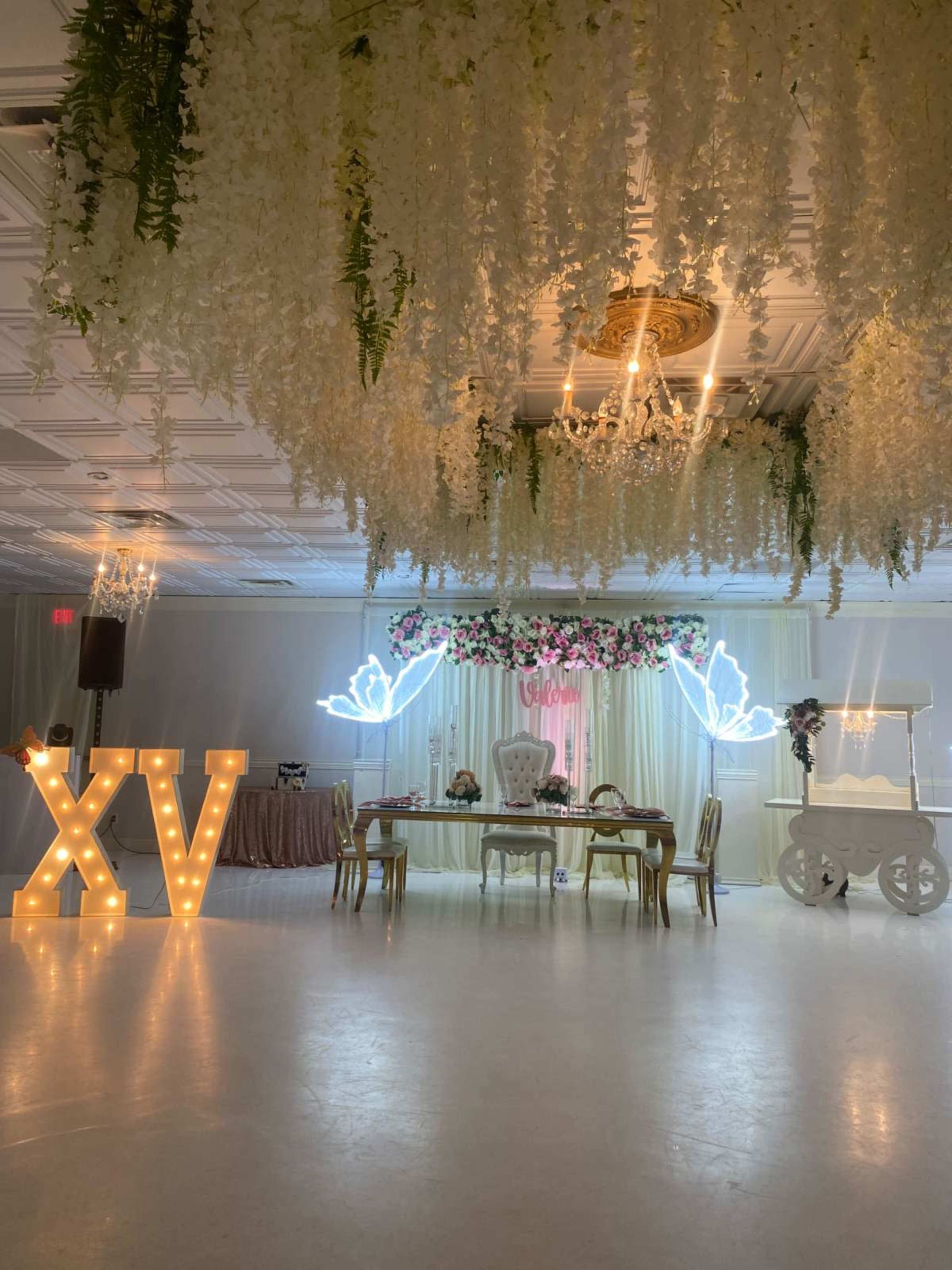 ELEGANT WHITE CANVAS, ADORNED WHITE CEILINGS, CHANDELIERS, BAR AREA,  GRAND ENTRANCE, LARGE DANCE FLOOR Image in Houston, HOUSTON, TX