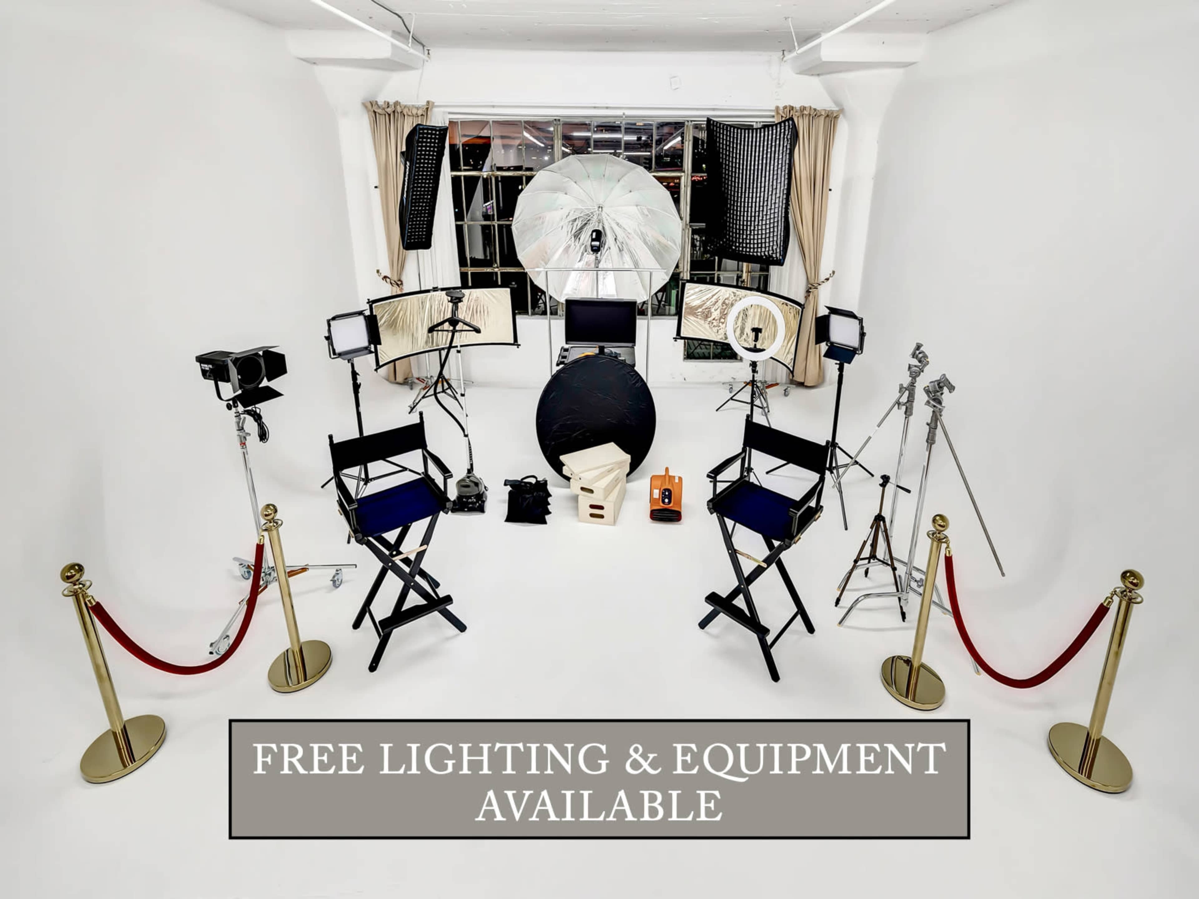 406: Bright Natural Light Cyc Wall Studio w/ Skyline View & FREE LIGHTING/EQUIPMENT! (AC & Heater Available!) Image in Central LA, Los Angeles, CA