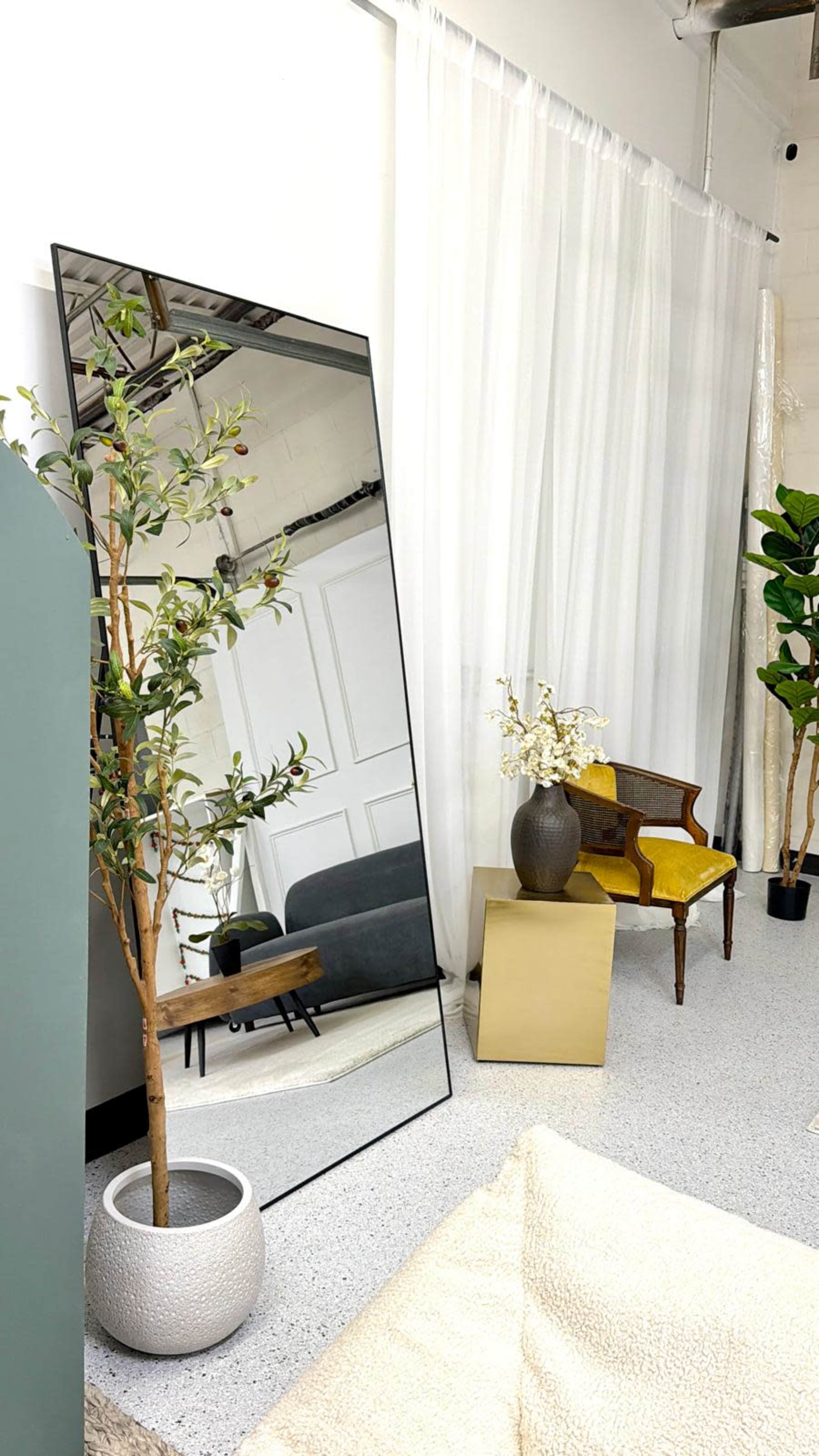 Modern Creative Studio in Maple Grove for Photoshoots, Podcasts, Workshops, and Gatherings Image in Maple Grove, Maple Grove, MN