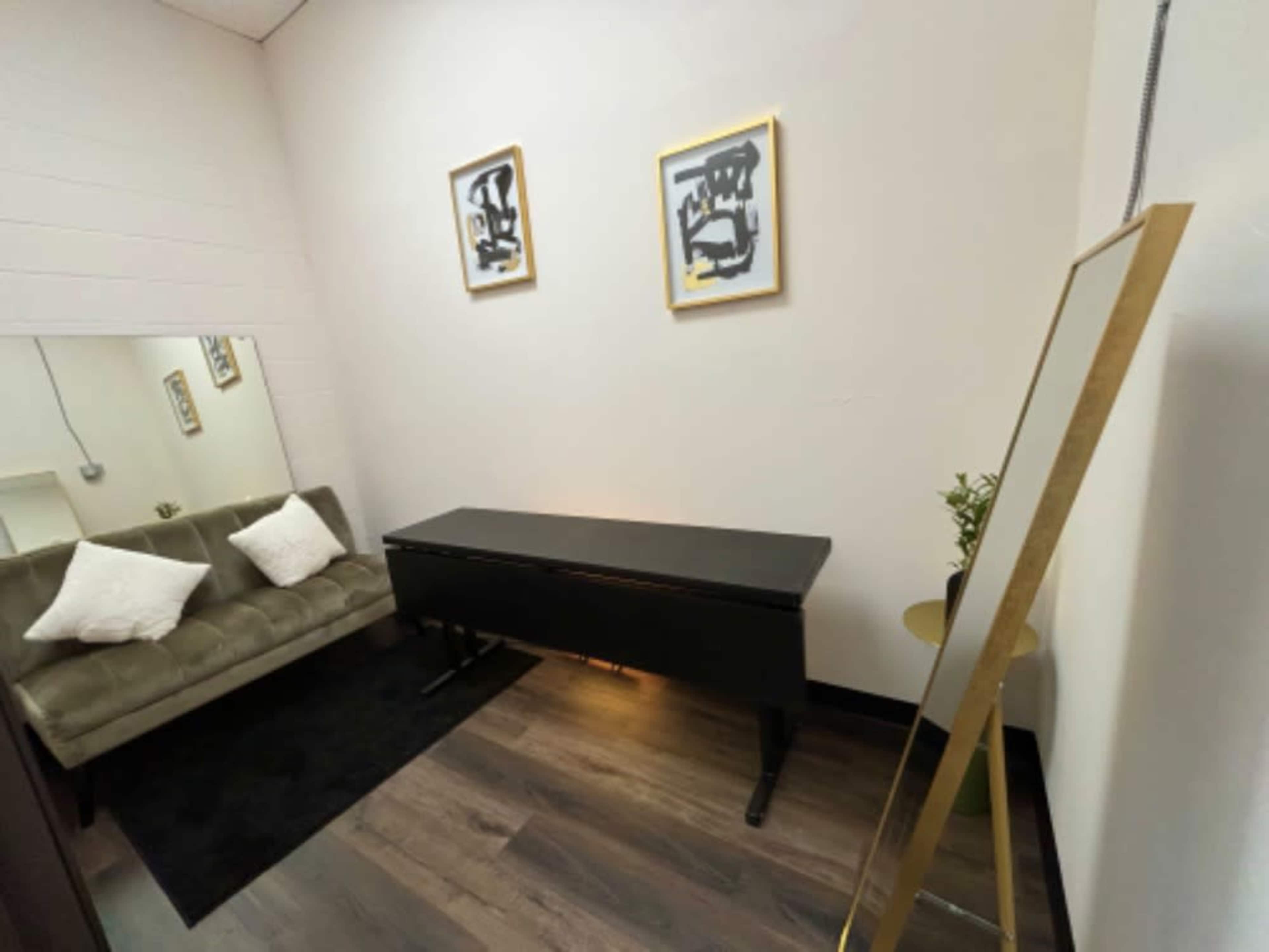 Men’s Suite 