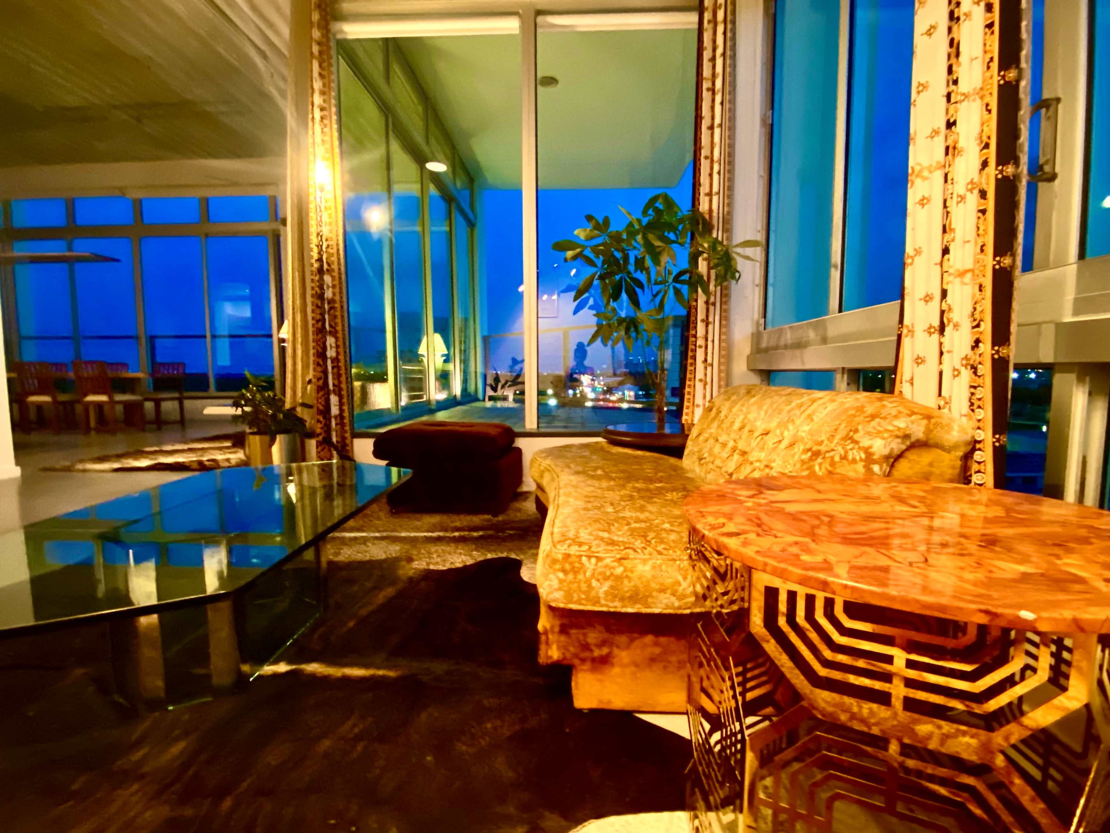 GORGEOUS RETRO LOFT W/ UPSCALE VINTAGE VIGNETTES Image in Upper East Side, Miami, FL