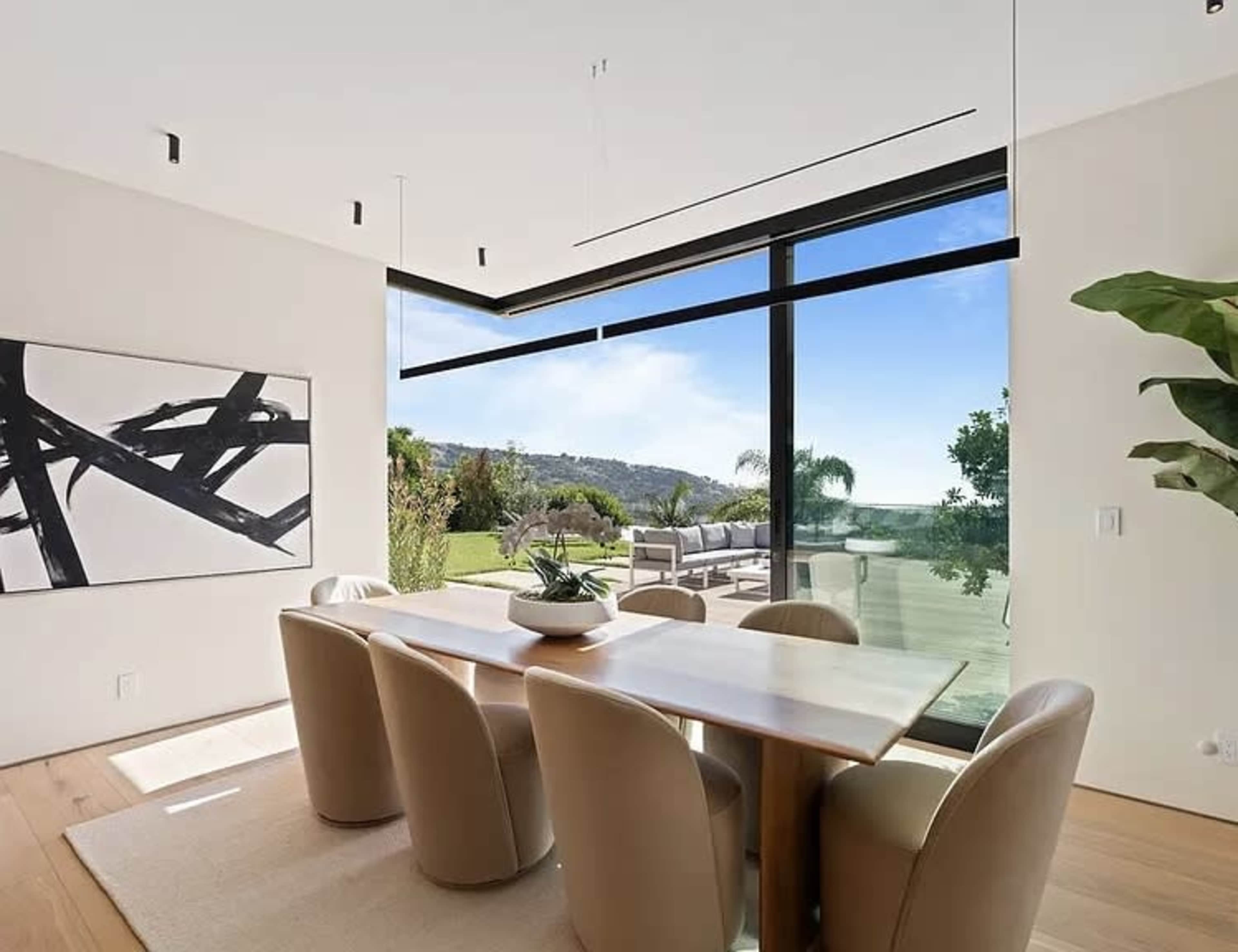 Villa Bechelli, Open Format,indoor outdoor Living. Image in Brentwood, Los Angeles, CA