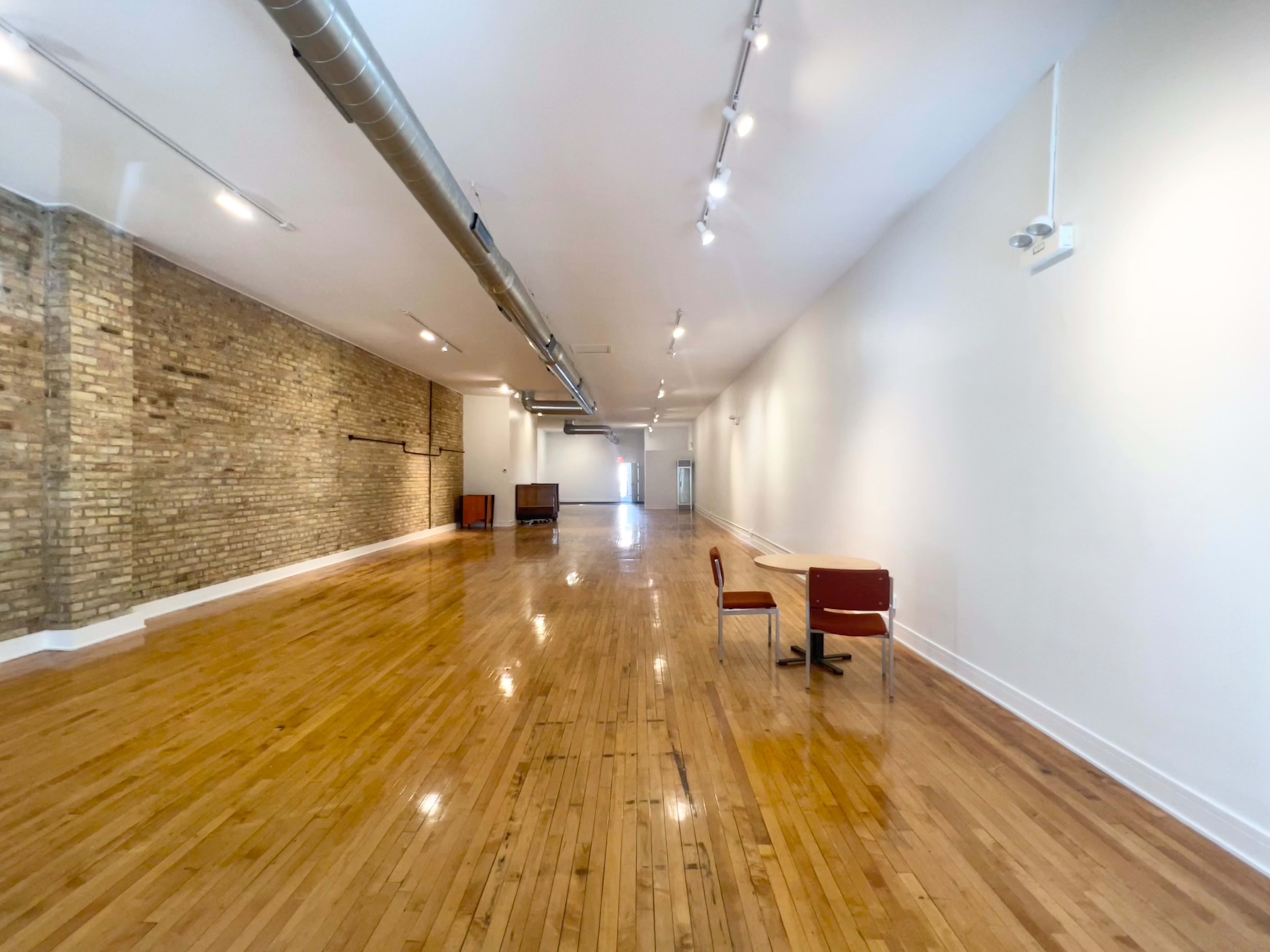 Natural Light Spacious Creative Space with Large Display Windows, High Ceiling, Exposed Brick Wall & Hardwood Floors Image in Evanston, EVANSTON, IL