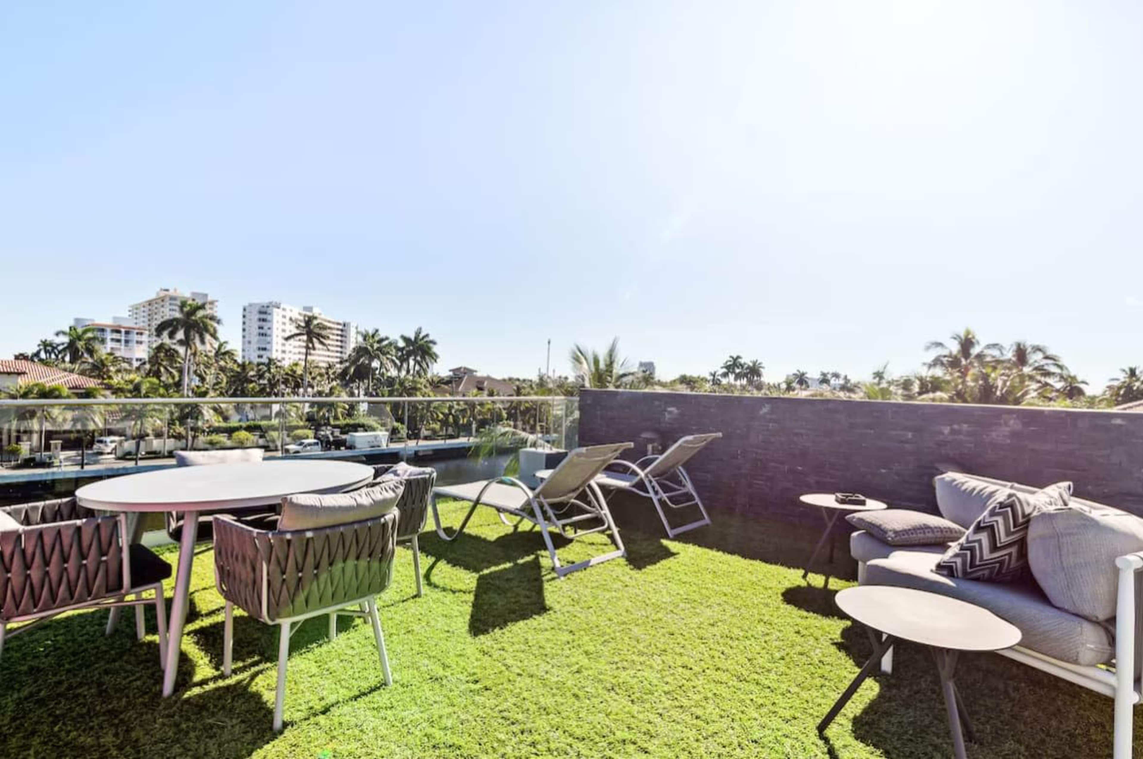 Modern Waterfront Mansion in the heart of Las Olas minutes from the Beach Image in East Fort Lauderdale, Fort Lauderdale, FL