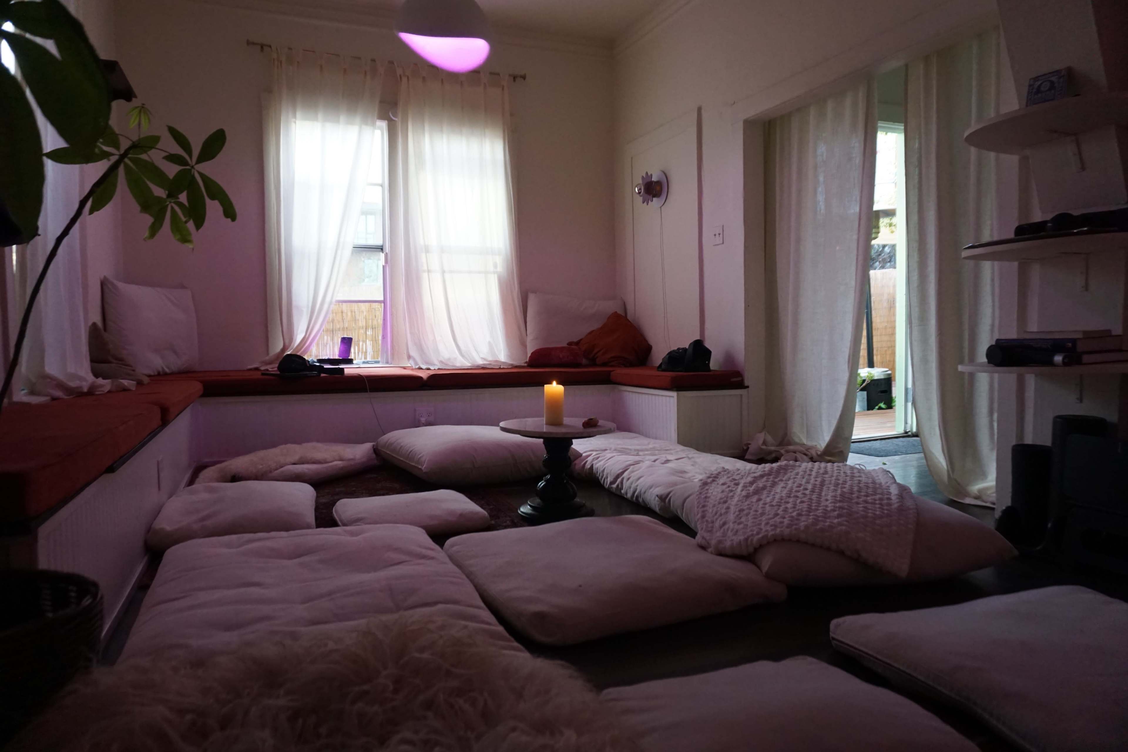 Unique roomy Modular House Image in Echo Park, Los Angeles, CA