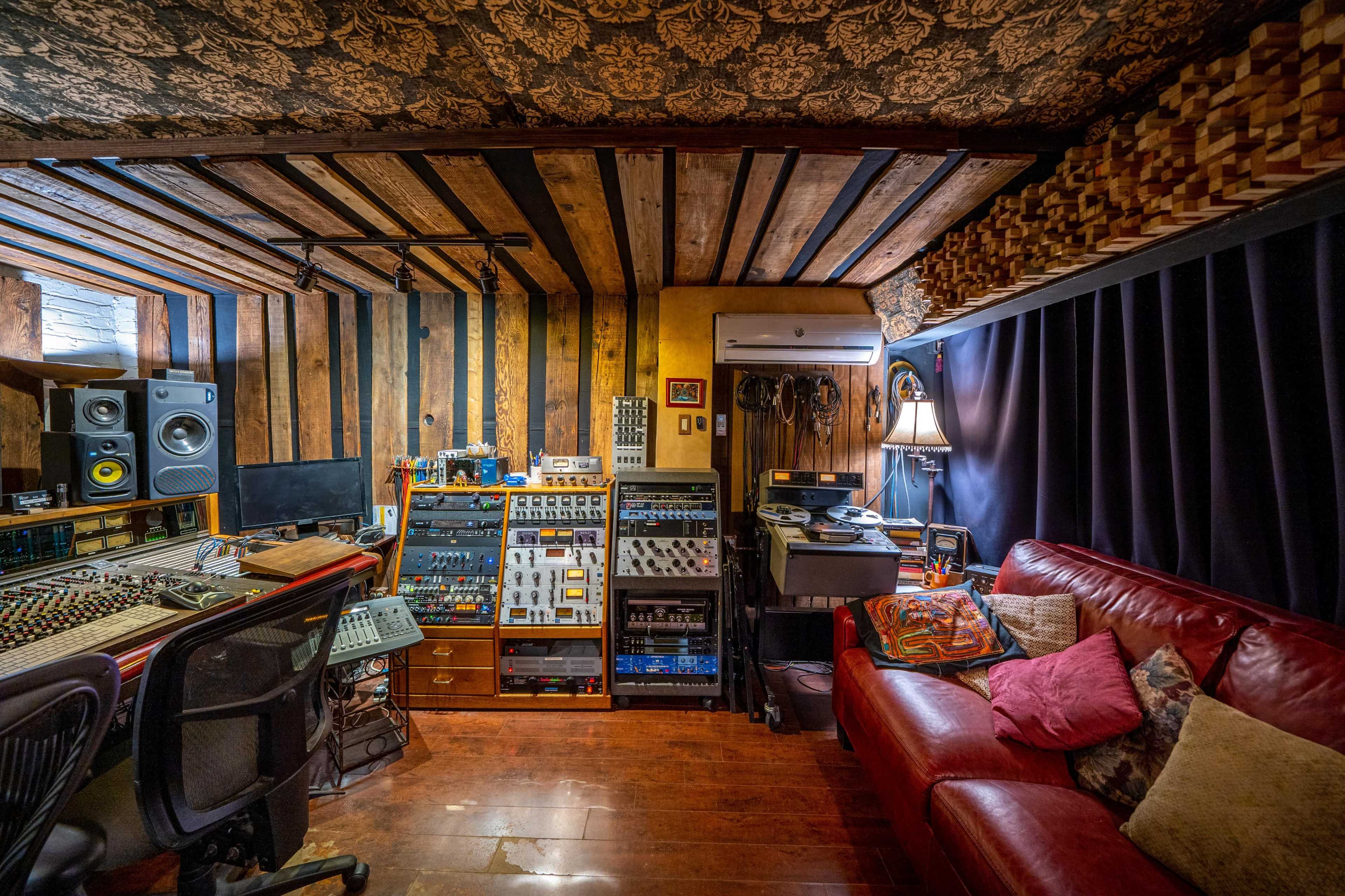LA STUDIO & EVENT VENUE: 1940S MUSIC ROOTS Image in Central LA, Los Angeles, CA